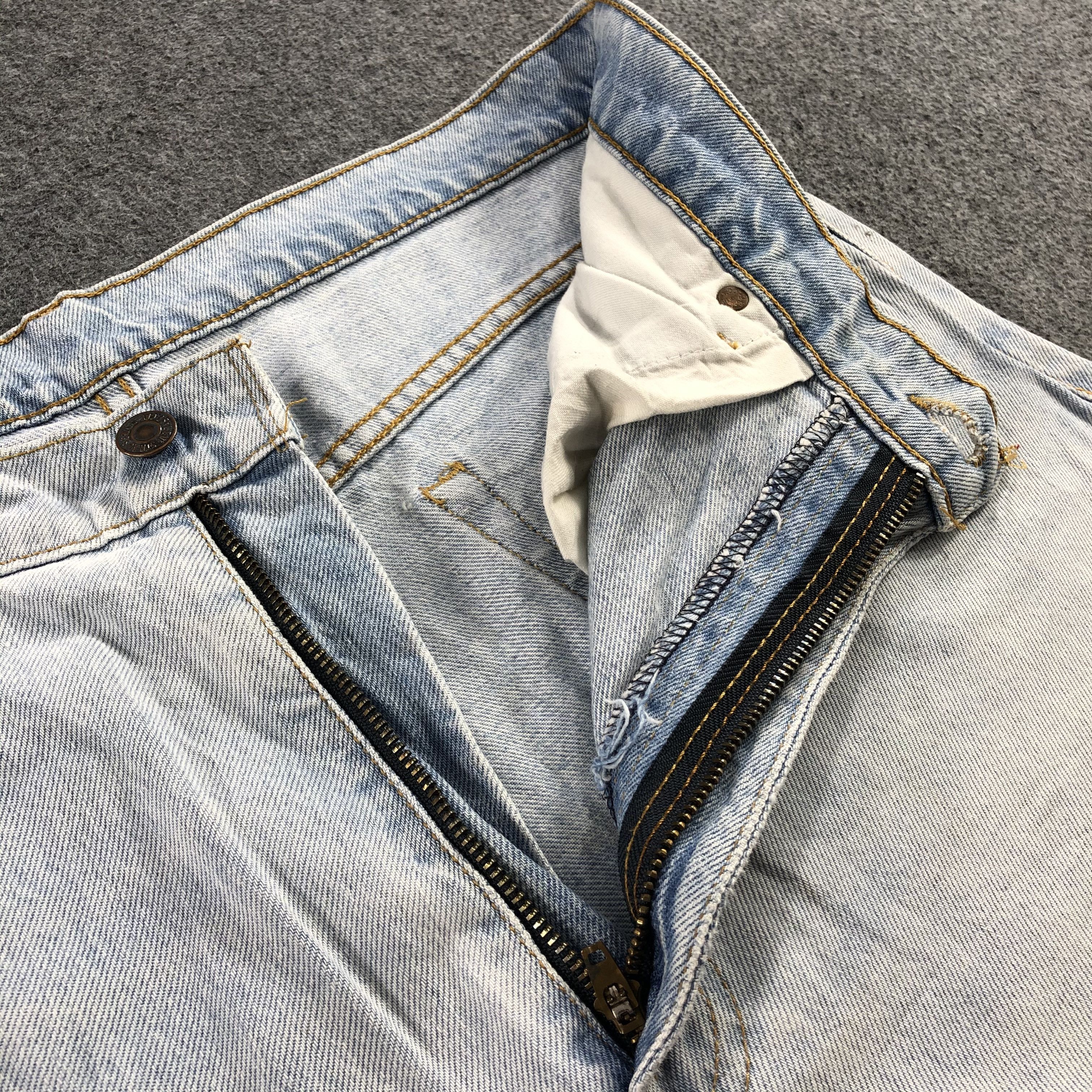 Levi's Vintage 90s Light Wash Levis 515 Jeans-J1877 Size US 35 - 10 Thumbnail