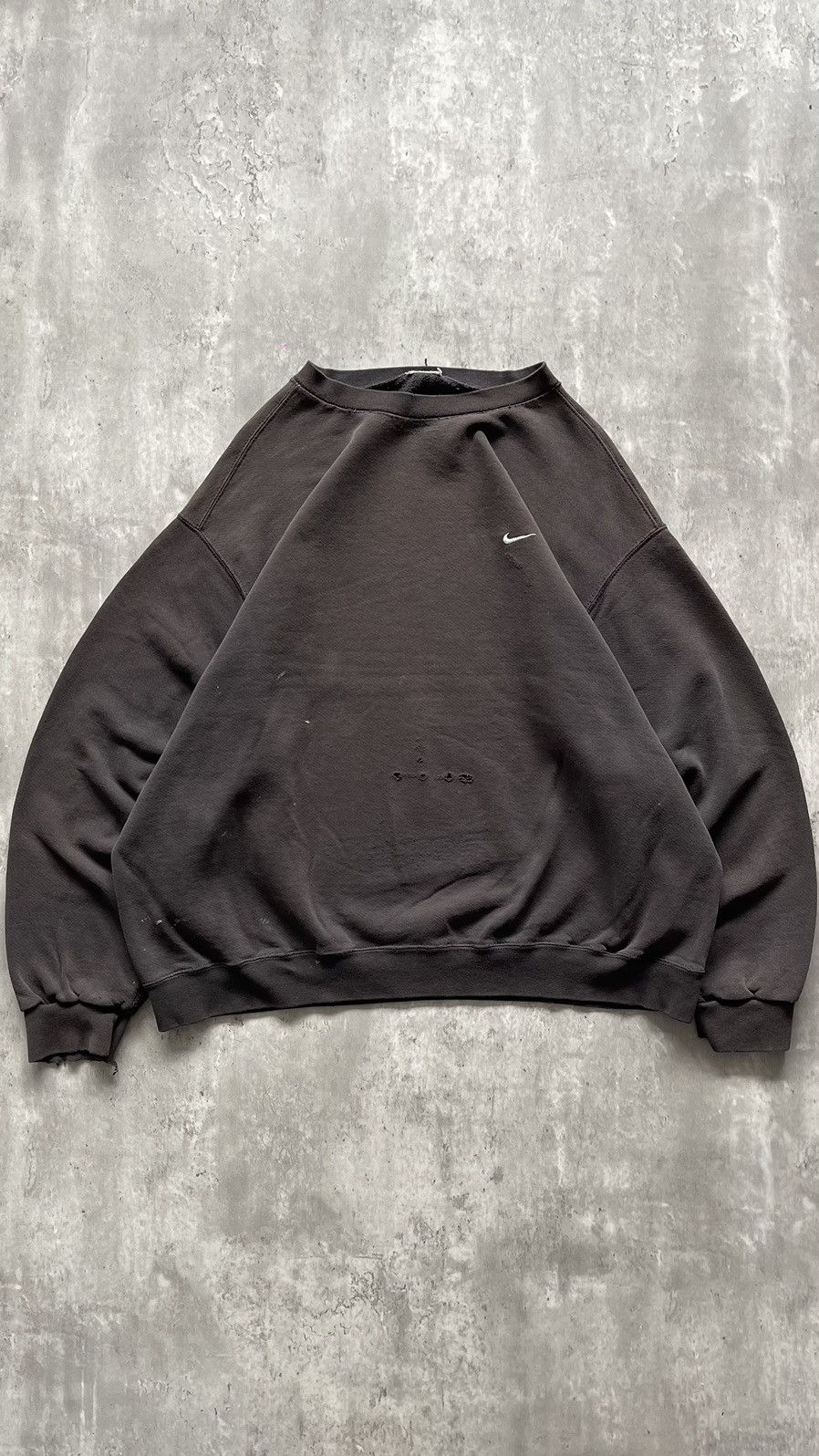 Nike × Vintage VINTAGE 2000S FADED NIKE SWOOSH SWEARSHIRT Size US XL / EU 56 / 4 - 1 Thumbnail
