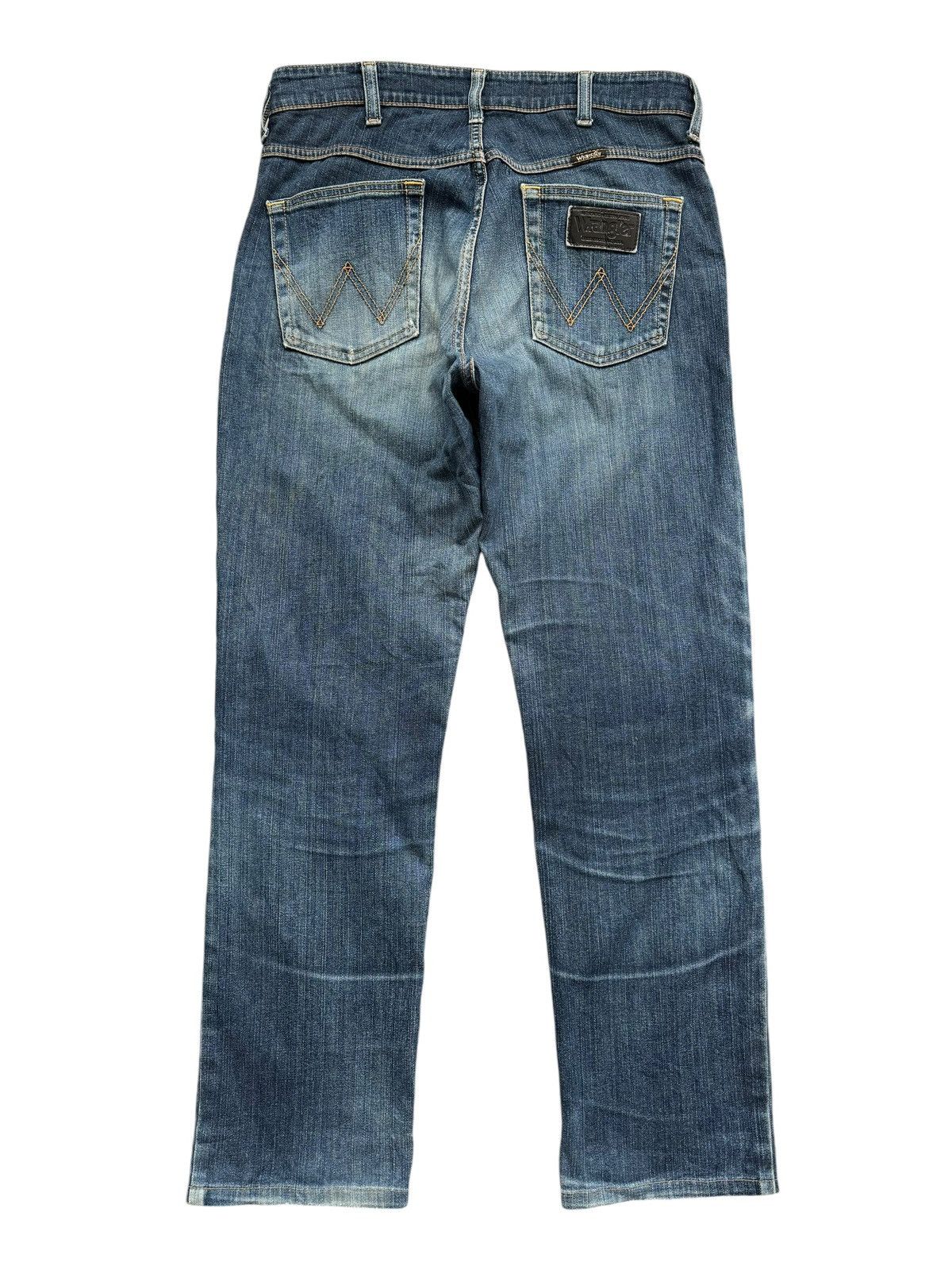 Wrangler VINTAGE WRANGLER DISTRESSED DENIM JEANS Size US 33 - 1 Thumbnail