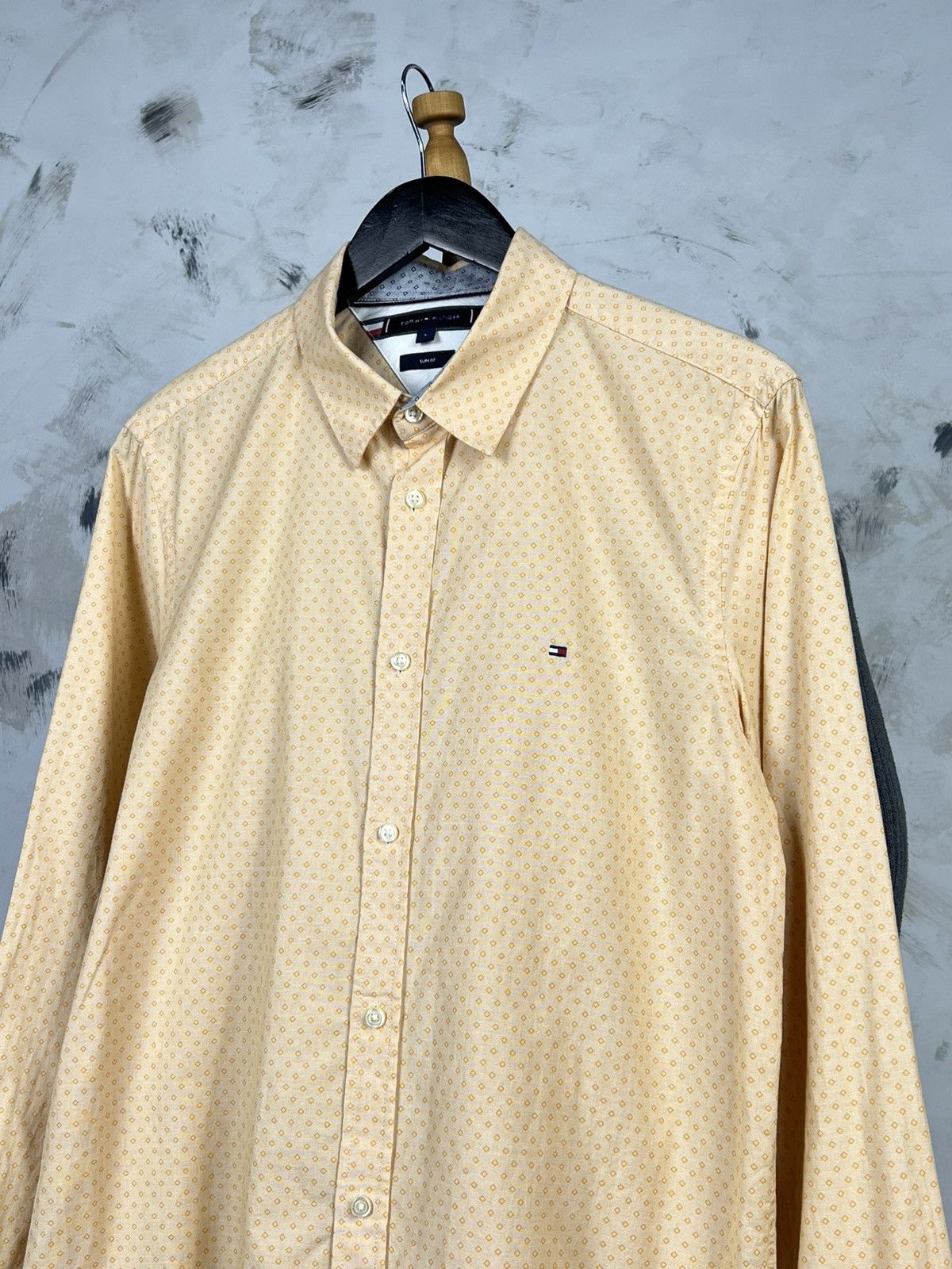 Tommy Hilfiger Vintage Tommy Hilfiger Patterned Button Up Shirt Size L Size US L / EU 52-54 / 3 - 2 Thumbnail