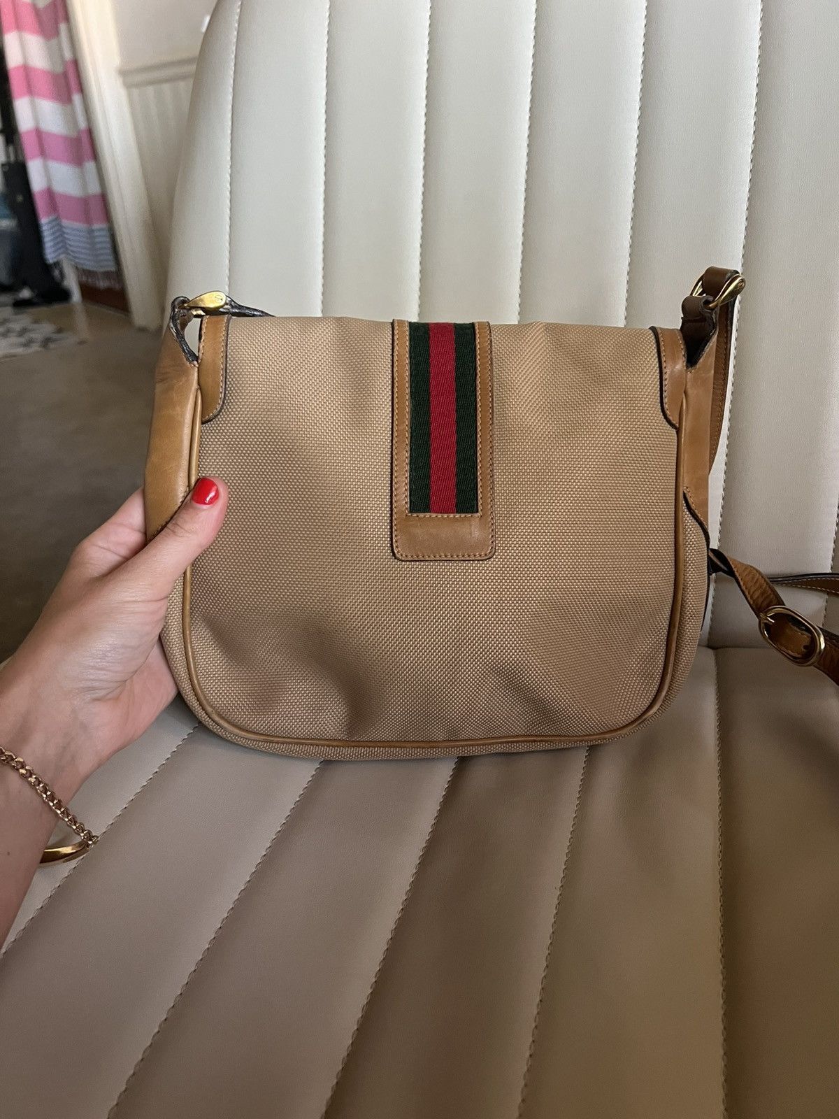 Gucci Gucci Vintage Tan and Brown Shoulder Bag Timeless Rare Size ONE SIZE - 10 Thumbnail