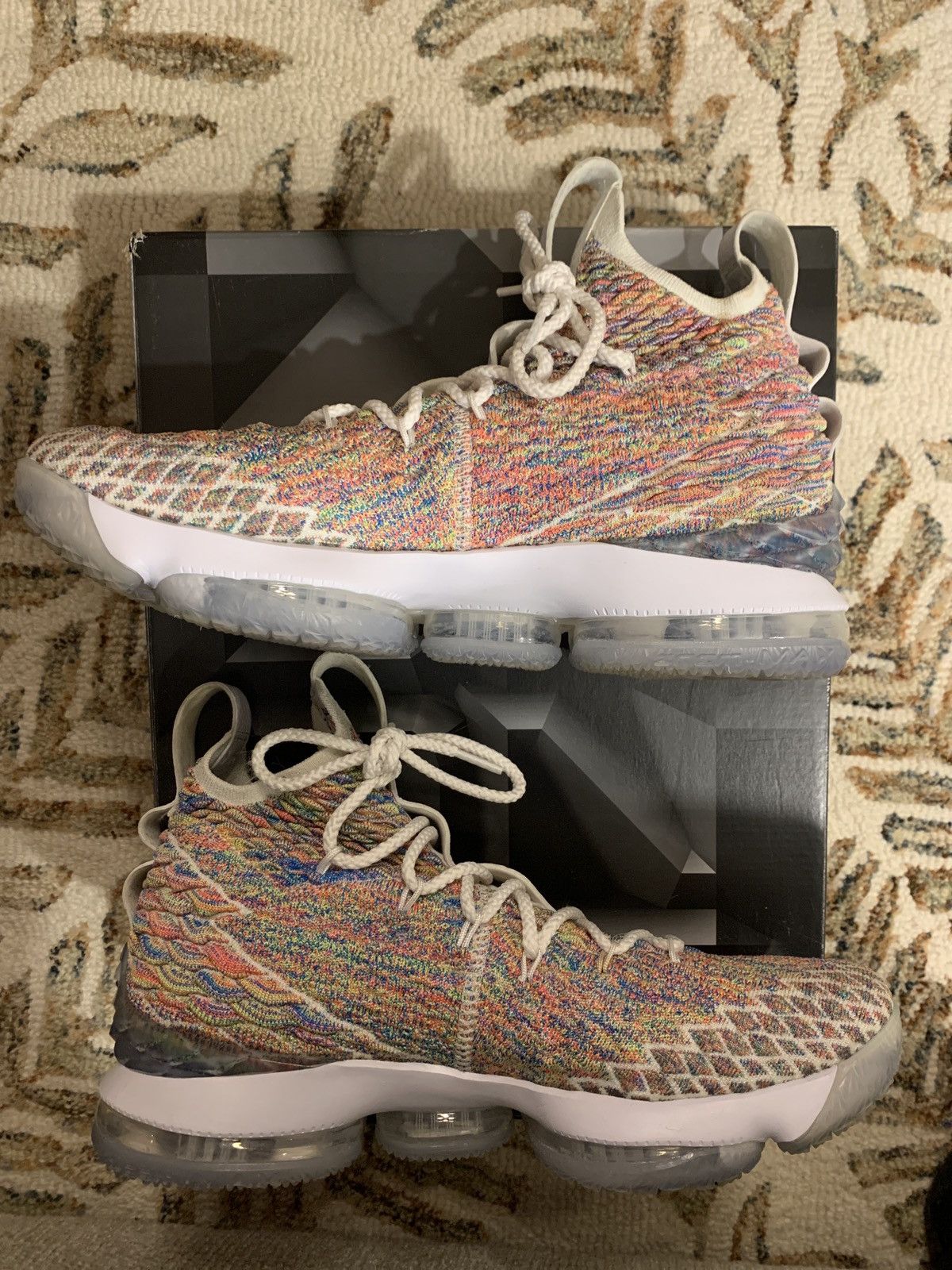 Nike Lebron 15 Fruity Pebbles Size US 10 / EU 43 - 2 Thumbnail