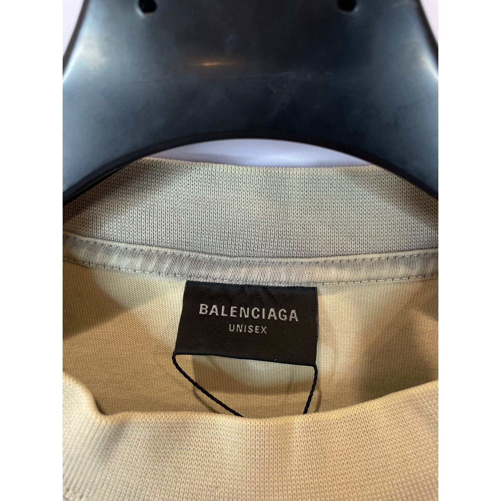 Balenciaga Balenciaga Logo Tee Cream Used Small Size US S / EU 44-46 / 1 - 2 Thumbnail