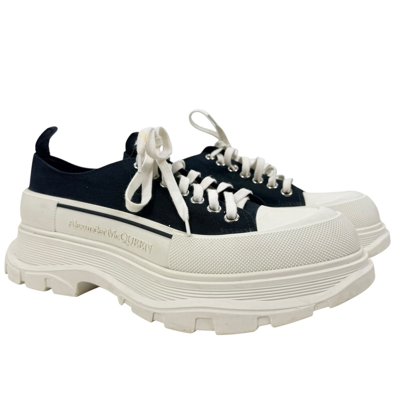 Alexander McQueen Alexander Mcqueen Tread Slick Low Top Sneakers Navy Size 44 Size US 11 / EU 44 - 2 Thumbnail