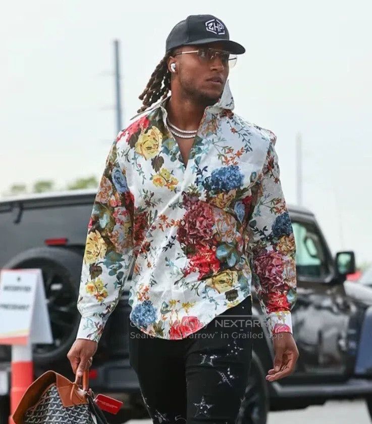 Louis Vuitton Louis Vuitton Color-block floral logo full-print silk lape Size US M / EU 48-50 / 2 - 7 Thumbnail