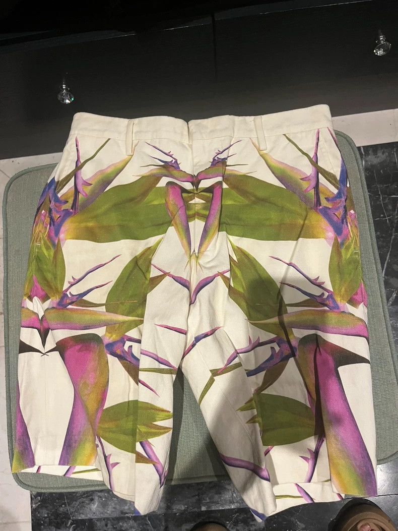Givenchy Givenchy Design paradise bird shorts, size 38 Size US 38 / EU 54 - 2 Thumbnail