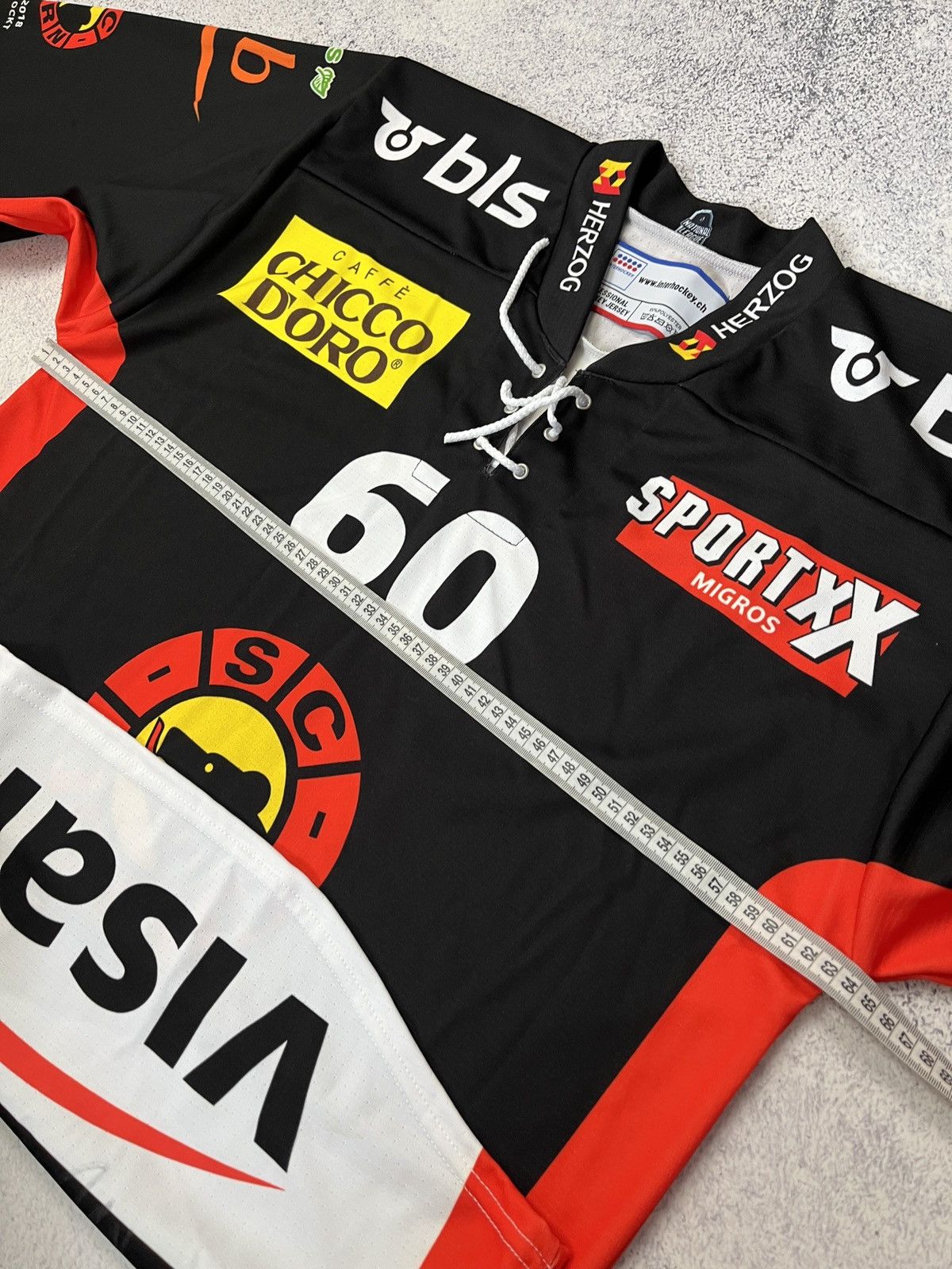NHL SC Bern Ice Hockey Jersey #60 Zeller NHL Team Signed Rare Size US L / EU 52-54 / 3 - 10 Thumbnail