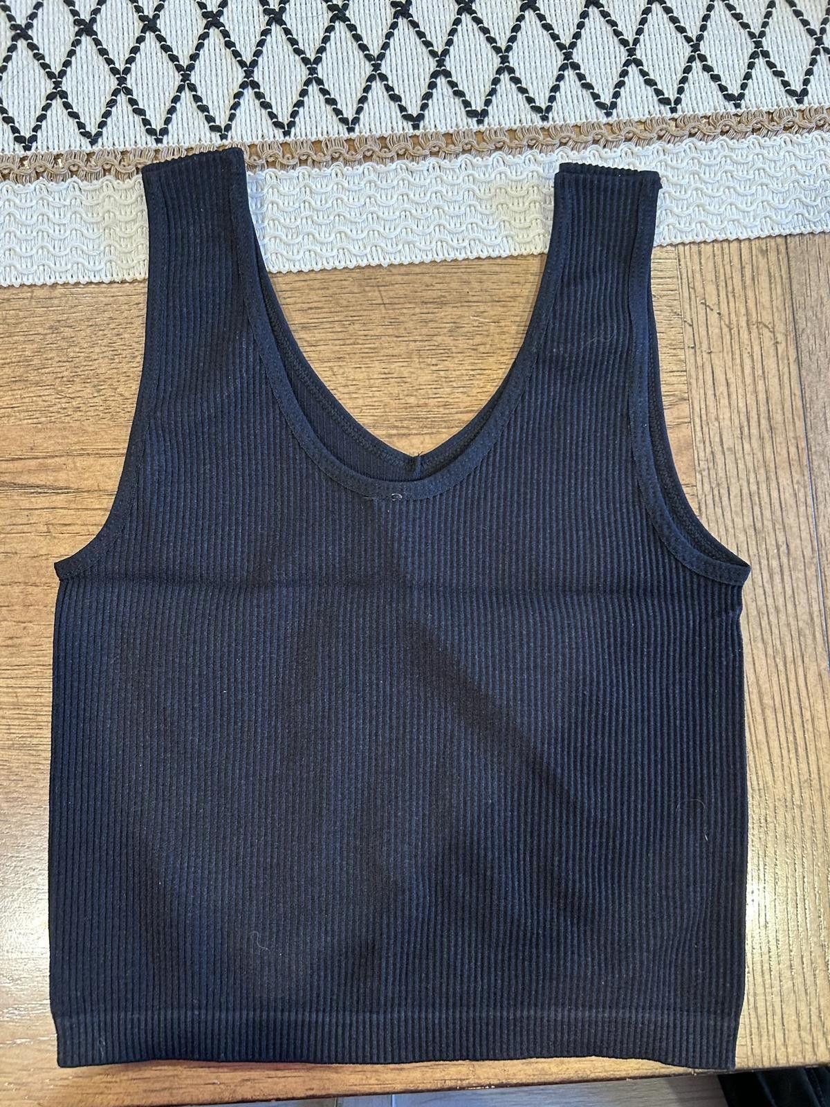 Other Adrian Ura Black Ribbed V-Neck Tank Top S/M Size S / US 4 / IT 40 - 1 Thumbnail