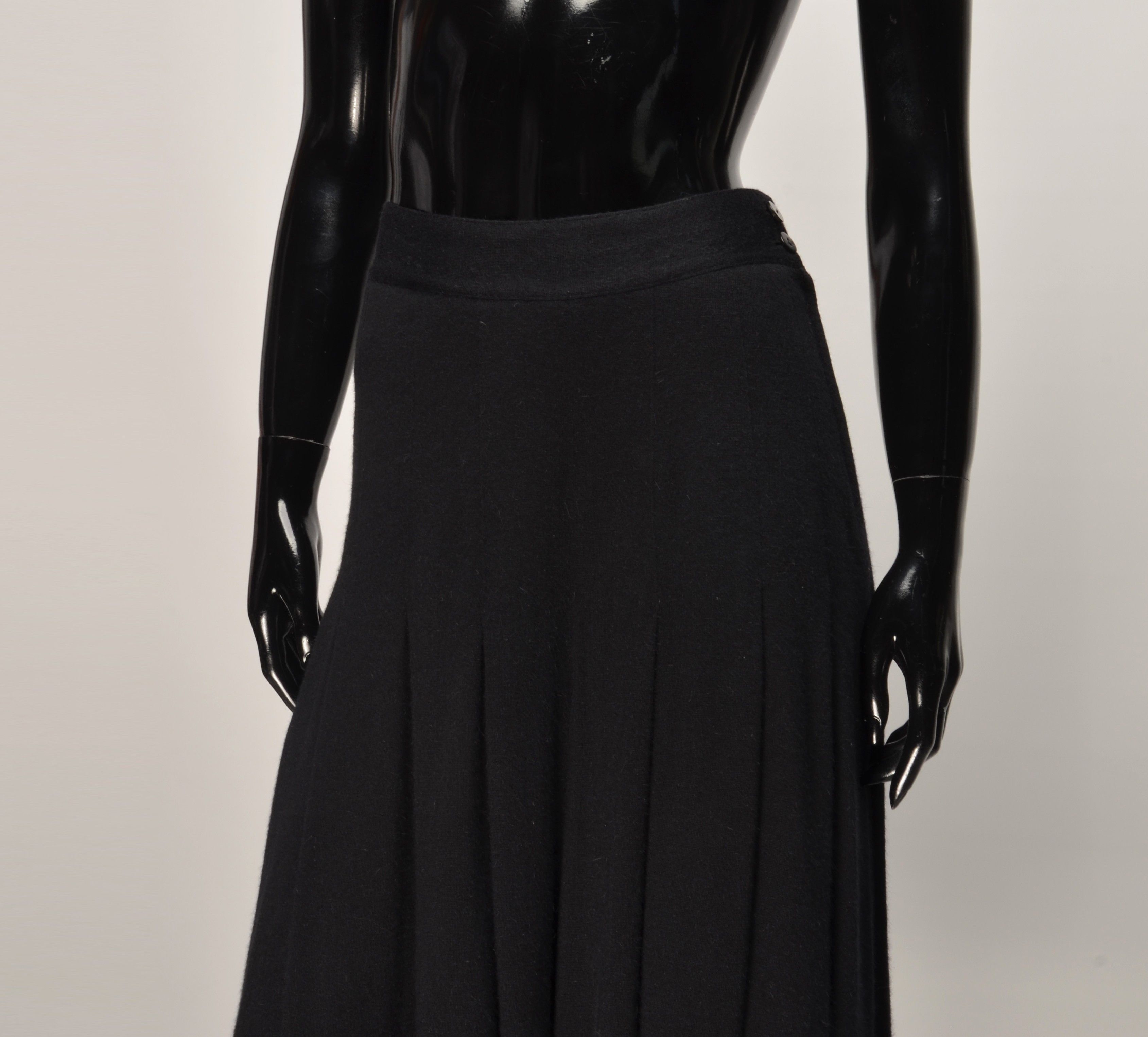 Krizia Vintage Krizia Wool Angora Pleated Culottes Pants Size 26" / US 2 / IT 38 - 2 Thumbnail