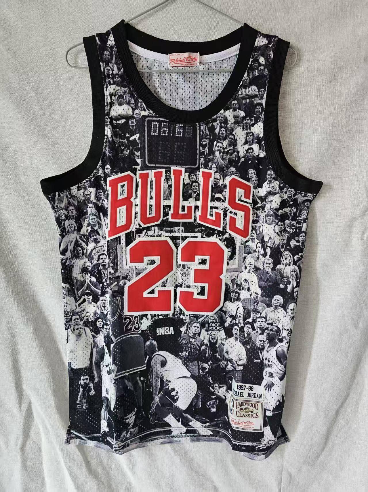 NBA Chicago Bulls 23 Michael Jordan Jersey Size US XL / EU 56 / 4 - 1 Thumbnail
