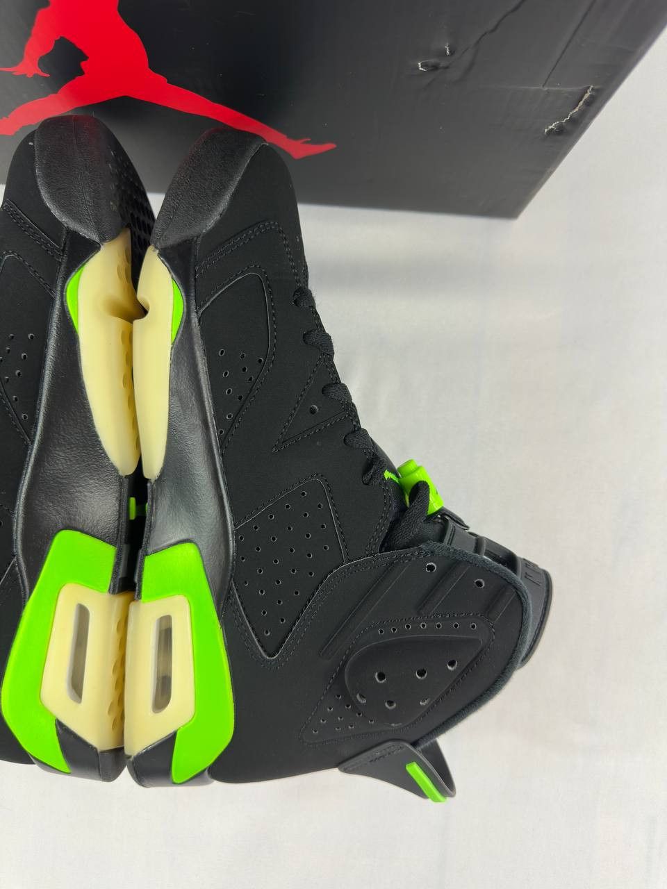 Nike Nike Air Jordan 6 Retro 'Electric Green' CT8529-003 Size US 8 / EU 41 - 12 Thumbnail