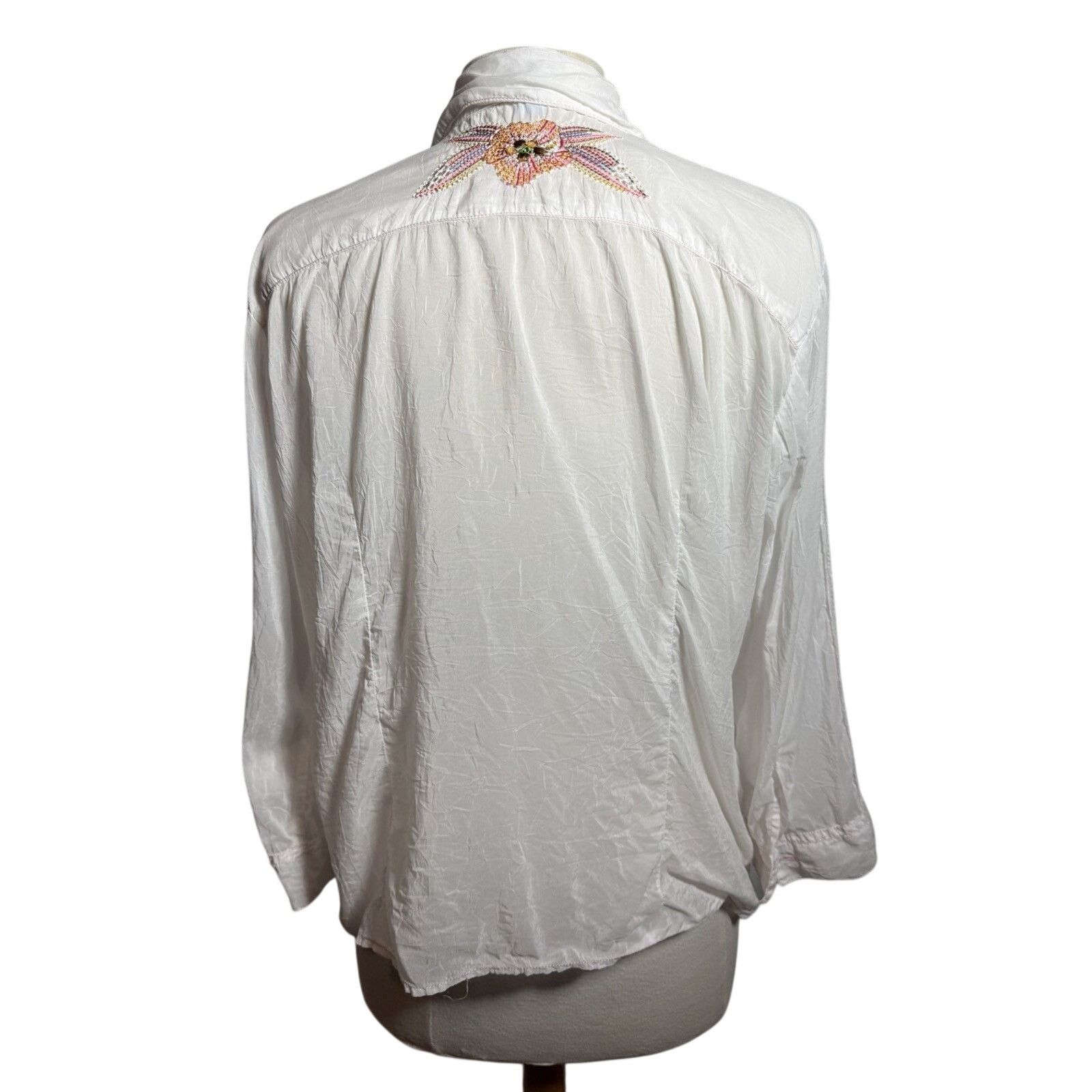 Johnny Was Johnny was white button down top with detailed embroidery Size XL / US 12-14 / IT 48-50 - 9 Thumbnail
