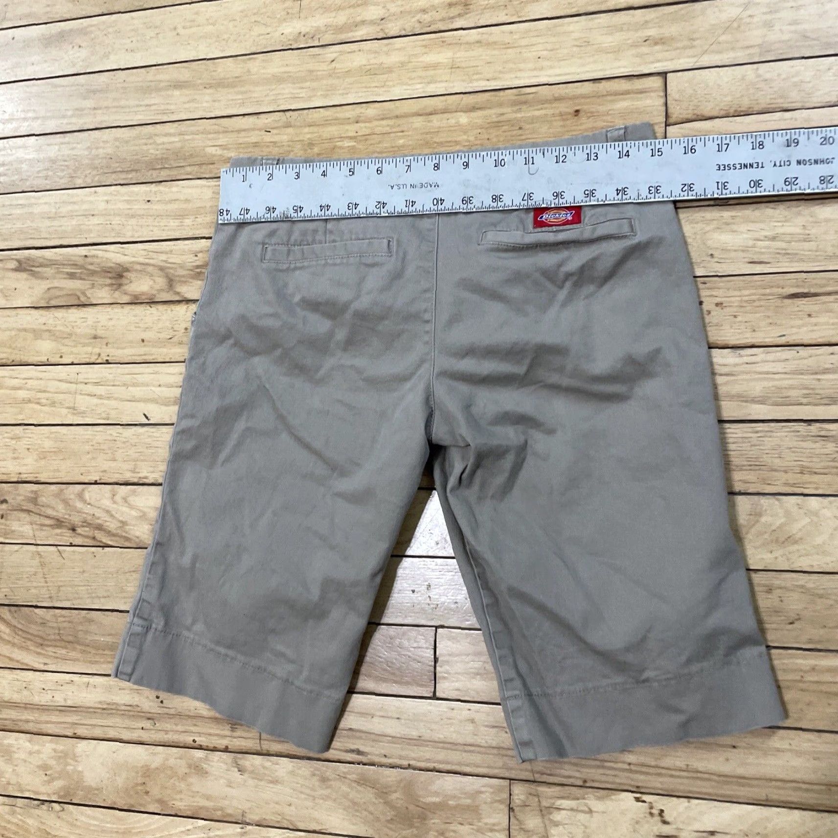 Dickies DICKIES Shorts Beige Classic Preppy Y2k Skate School Bermuda Chino 30 in Size 5 Women's Bermuda 30 Beige Dickies Shorts Size 27" / US 4 / IT 40 - 7 Thumbnail
