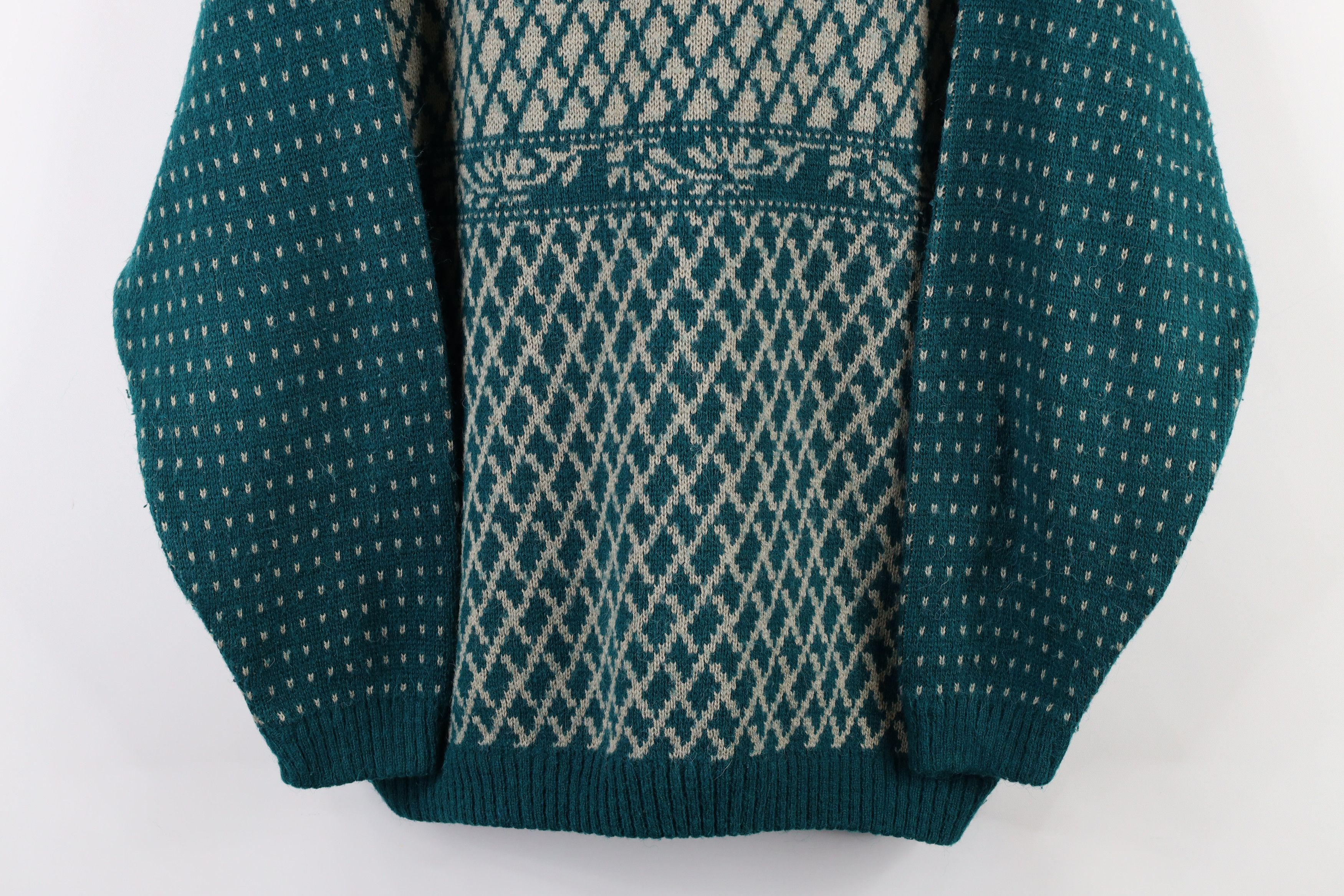Vintage Vintage 90s Streetwear Flower Diamond Knit Crewneck Sweater Size L / US 10 / IT 46 - 3 Thumbnail
