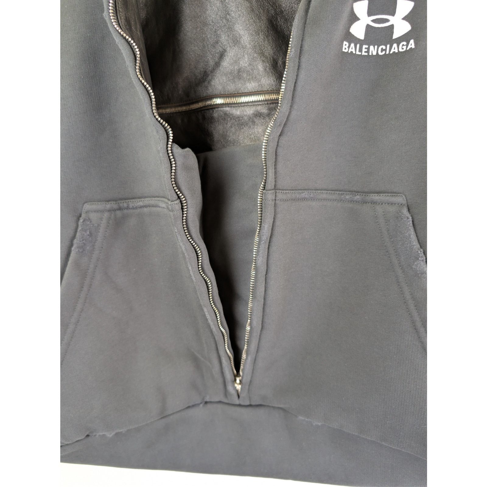 Balenciaga o1rshd1 Size: OS / Hoodie Bag in Black Size ONE SIZE - 18 Thumbnail