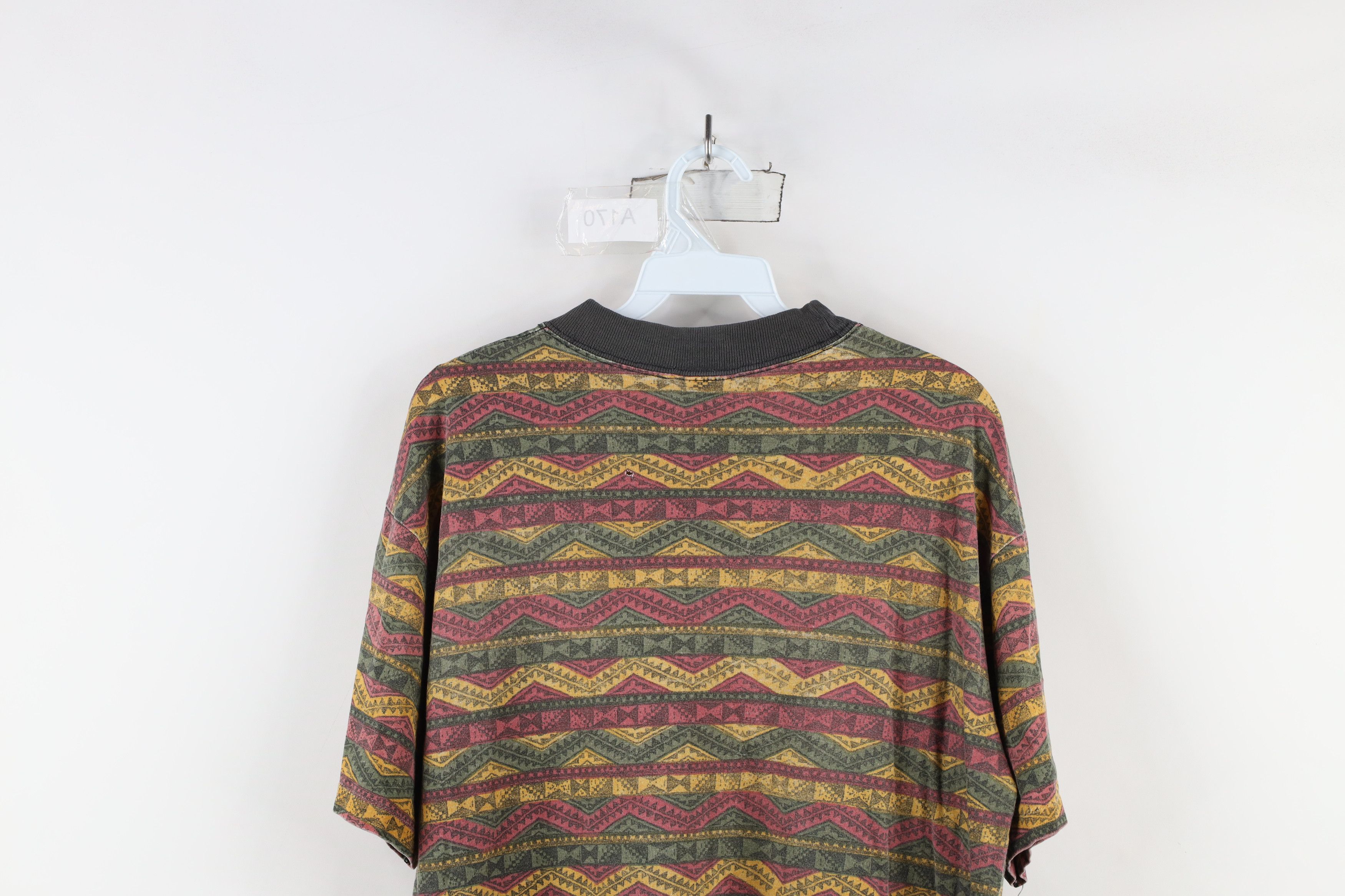Vintage Vintage 80s 90s Surf Gear Rainbow Southwestern T-Shirt USA Size US M / EU 48-50 / 2 - 13 Thumbnail