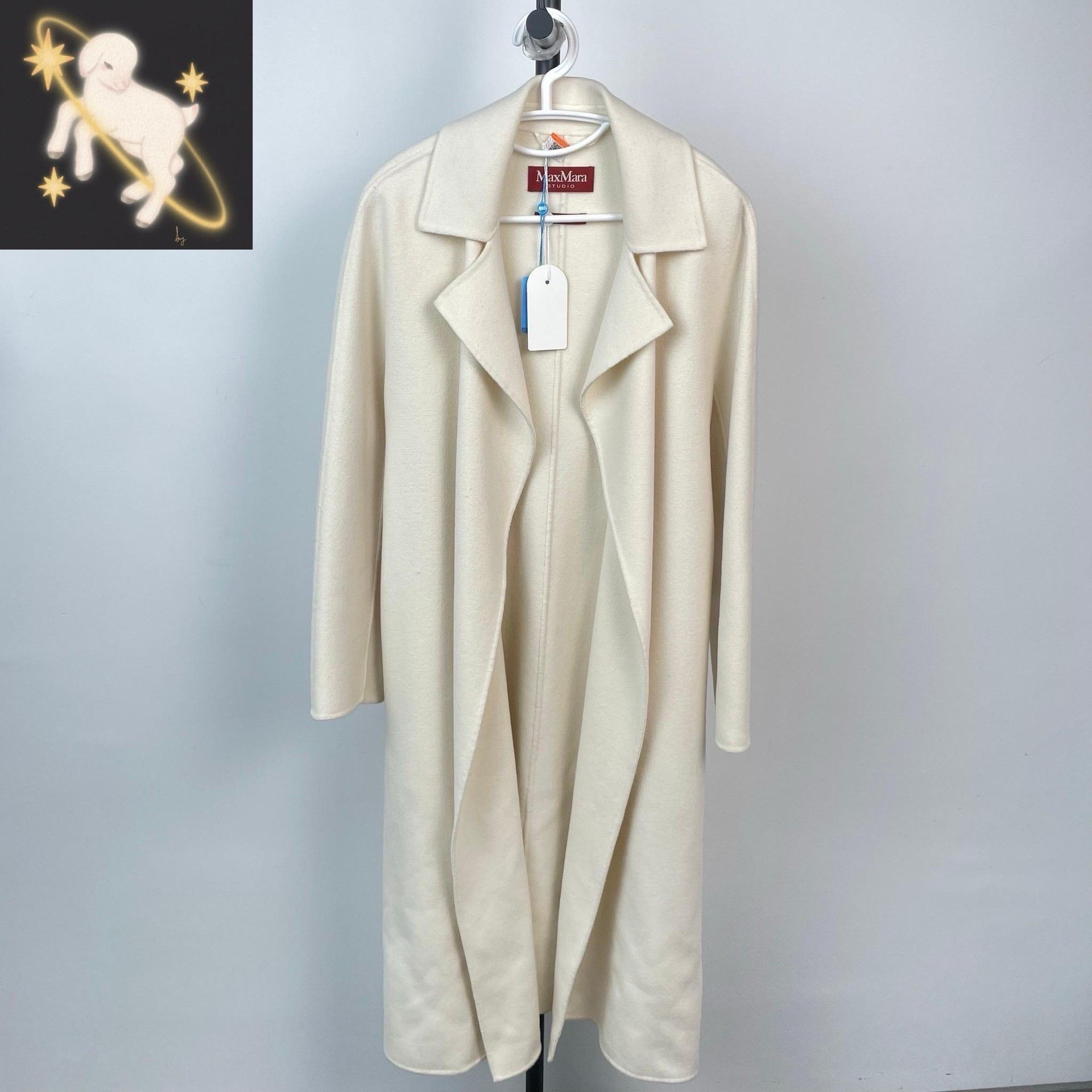 Max Mara Max Mara Long White Coat 42 Women Size M / US 6-8 / IT 42-44 - 1 Thumbnail