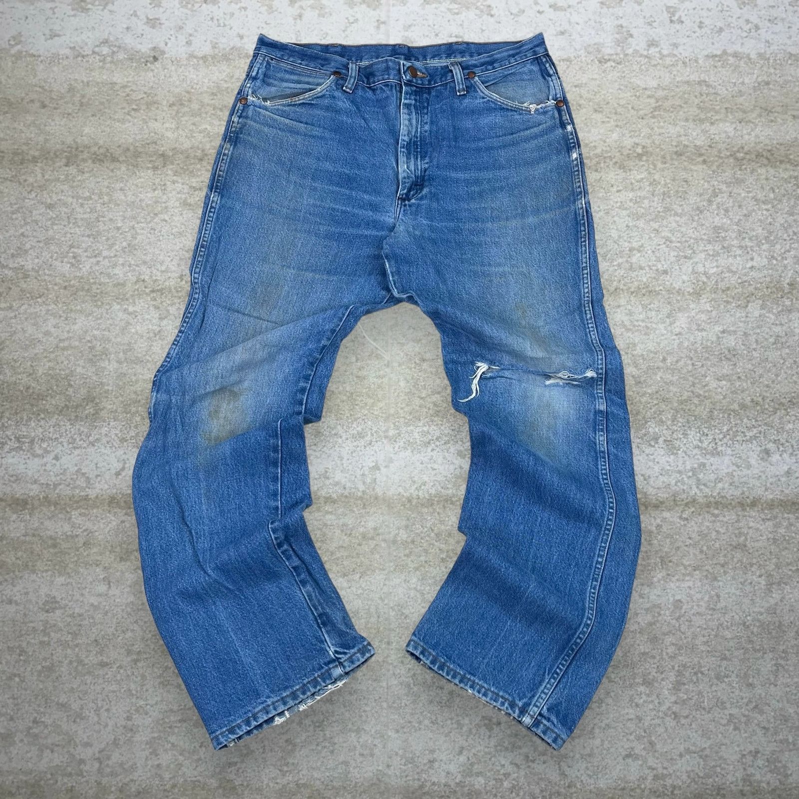 Wrangler Vintage Y2K Wrangler Jeans 36x32 Straight Fit Medium Wash Size US 36 / EU 52 - 2 Thumbnail
