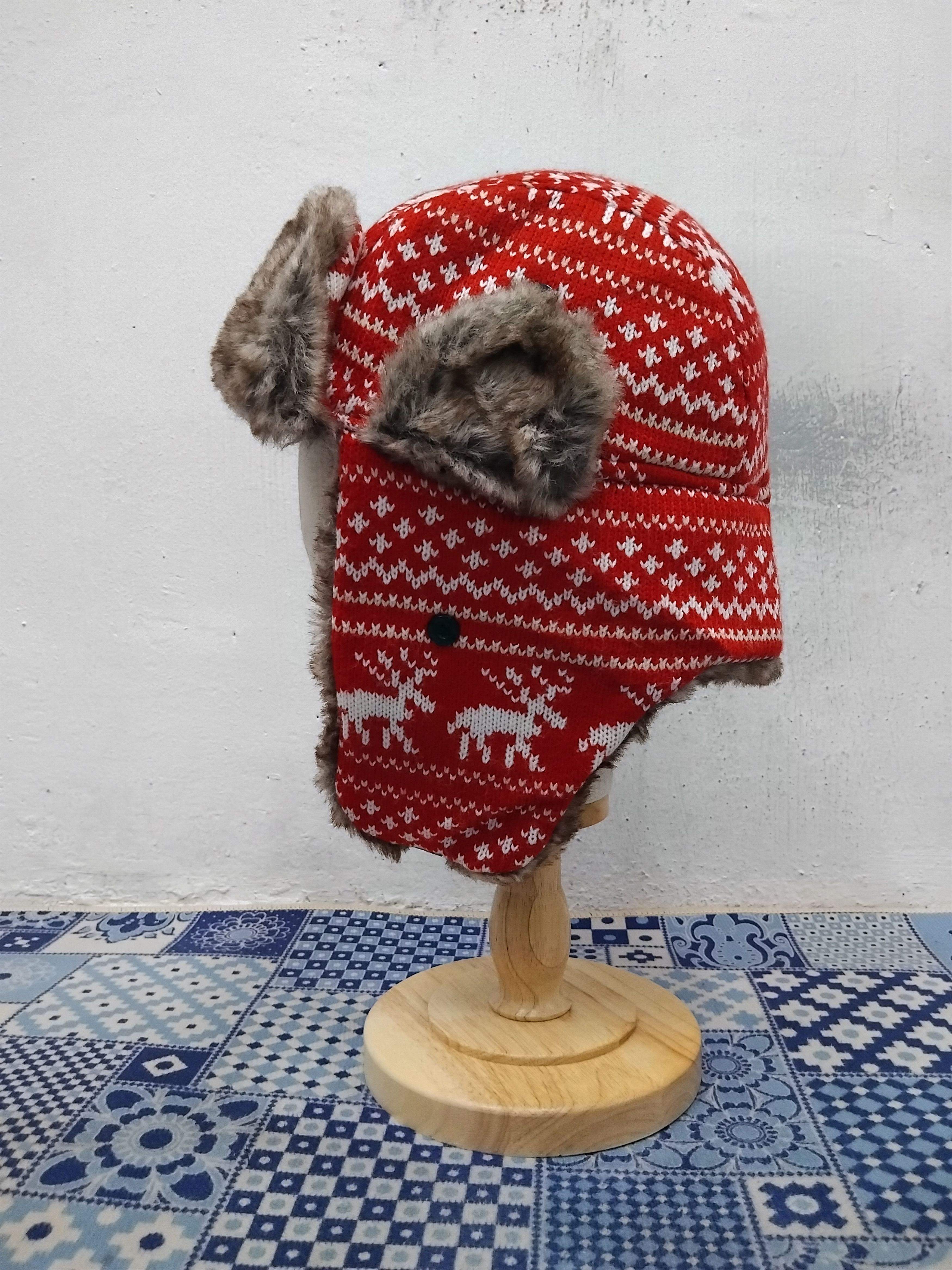Japanese Brand 💥Unbranded winter season red colour hat Size ONE SIZE - 4 Thumbnail
