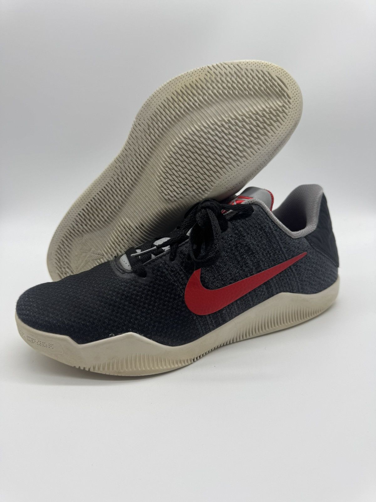 Nike Kobe 11 Elite Low Tinker Hatfield Youth Size (7Y)