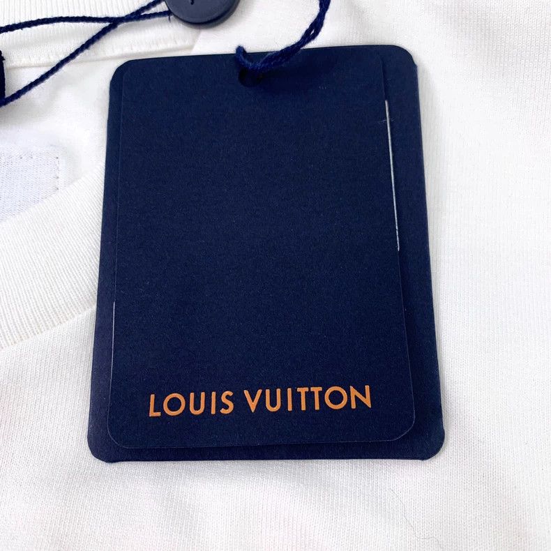 Louis Vuitton Louis Vuitton White logo monogrammed cotton crew neck shor Size US L / EU 52-54 / 3 - 7 Thumbnail