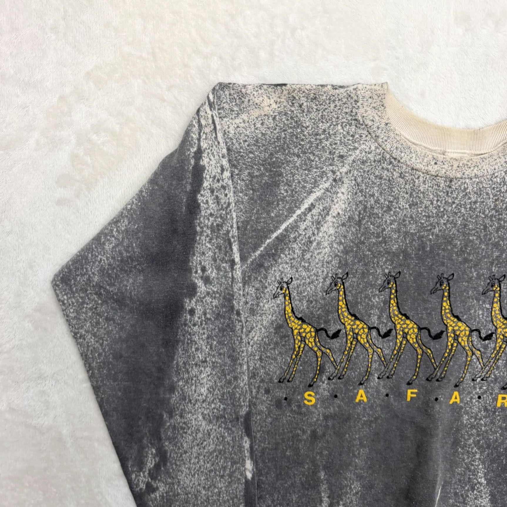 Vintage VINTAGE Healthknit Sweatshirt Giraffe Gray Mens XL Graphic Print Fleece Crew Neck Baroque Animals Outdoor Pullover Size US XL / EU 56 / 4 - 6 Thumbnail