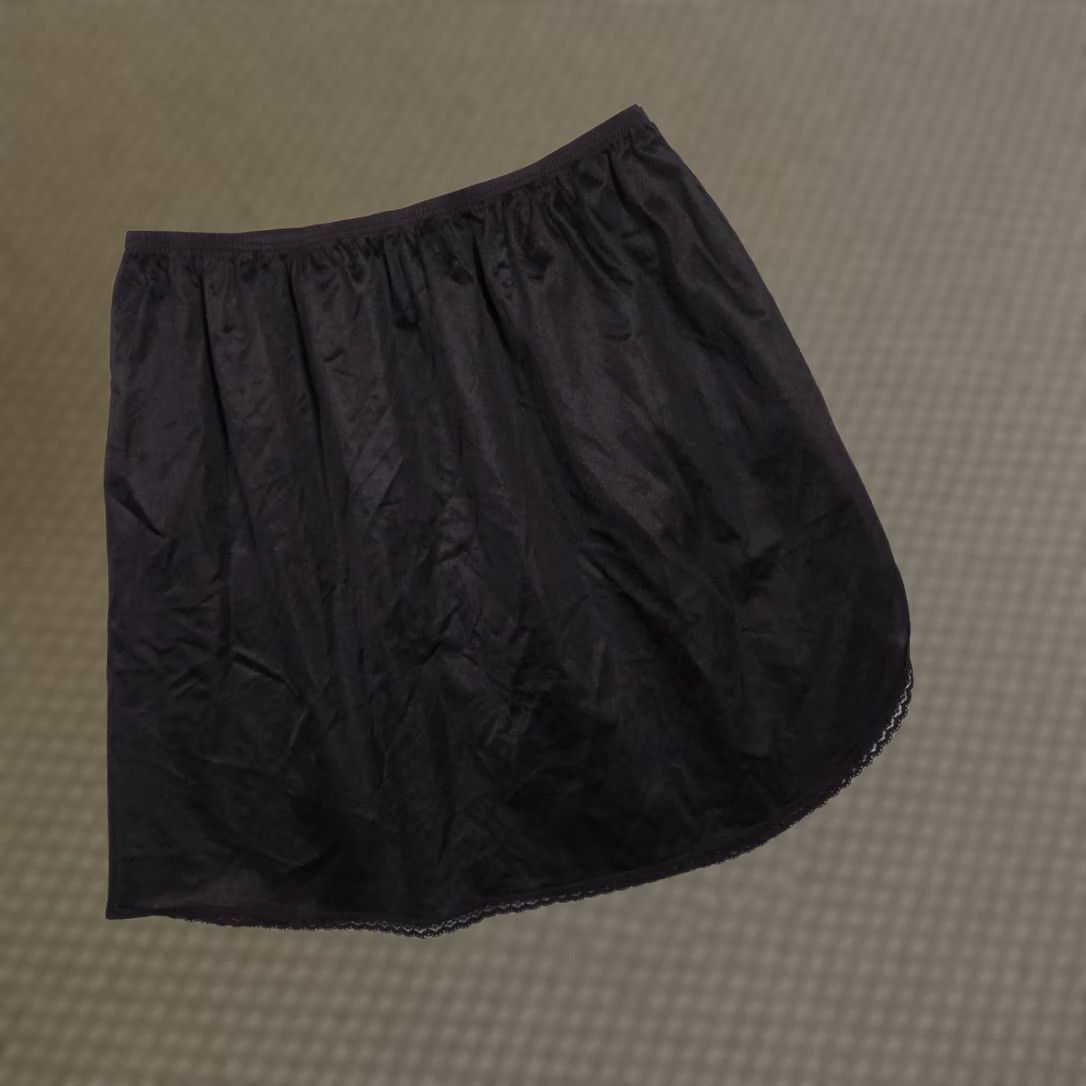 Vintage VINTAGE Vanity Fair Half Slip Skirt Womens M Black Nylon Satin Lace Hem Lingerie Size 32" / US 10 / IT 46 - 1 Thumbnail