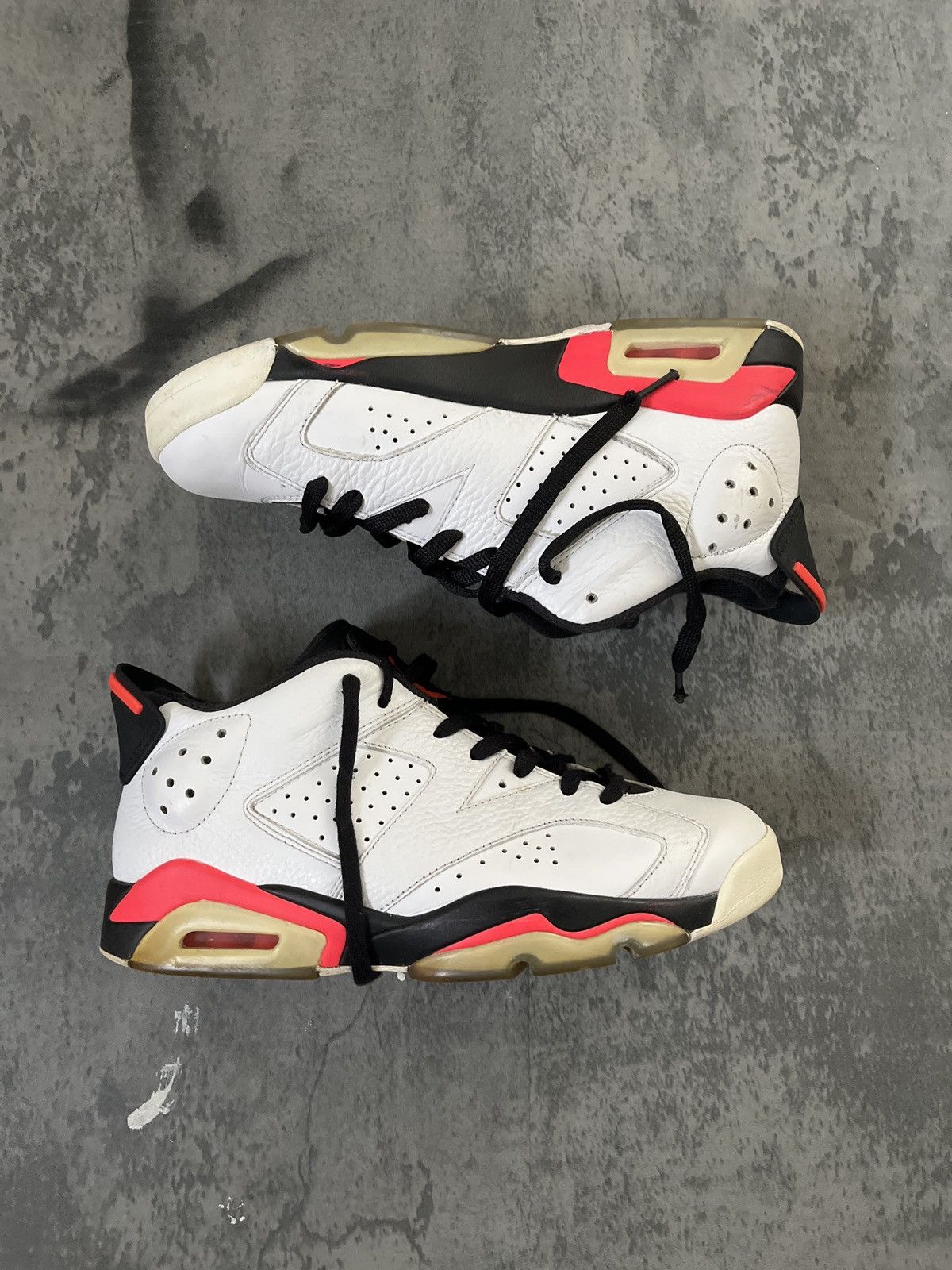 Jordan Brand Air Jordan 6 Low White Infrared (304401-123) – Men’s Size 8 Size US 8 / EU 41 - 2 Thumbnail