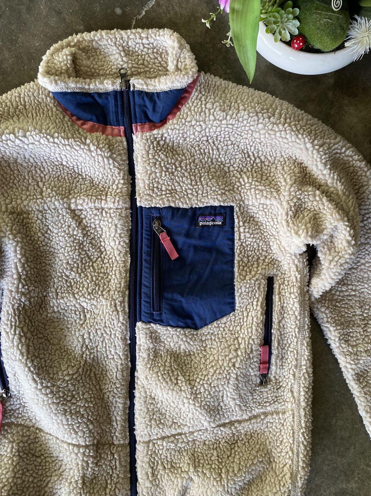 Patagonia Patagonia Creme Tone Outdoor Fleece Jacket XF 41 for Women 🔥 Size L / US 10 / IT 46 - 3 Thumbnail