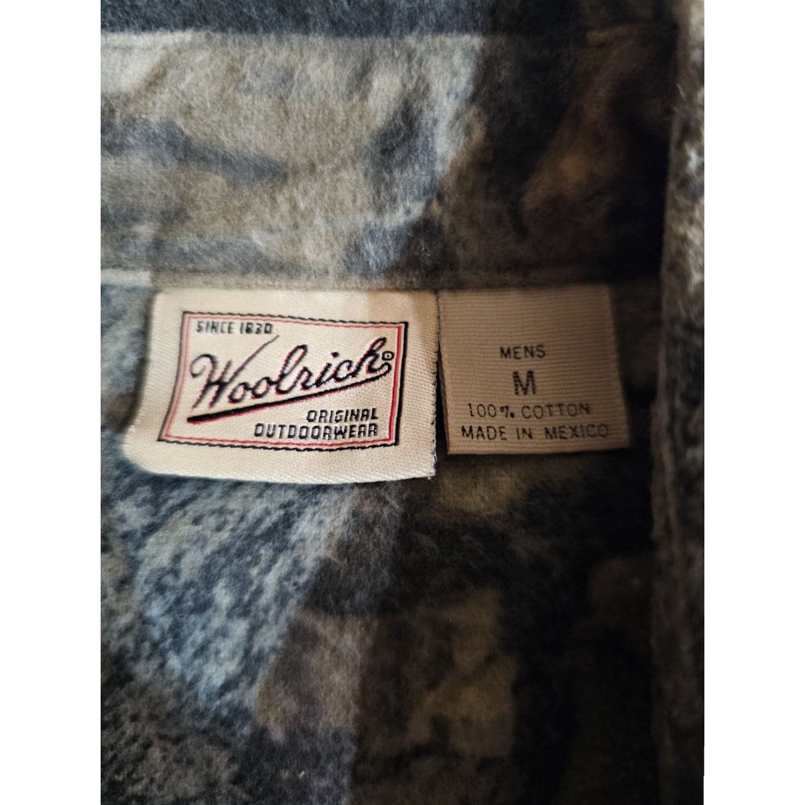 Vintage VINTAGE Woolrich Chamois Camo Button-Up Shirt 100% Cotton Advantage Sz Med Increase visibility by Language Size US M / EU 48-50 / 2 - 4 Thumbnail