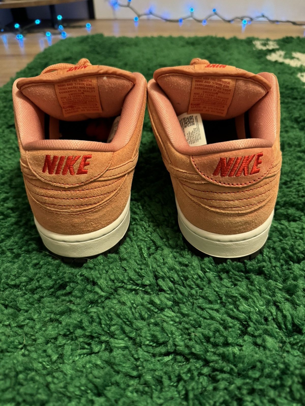 Nike Nike Sb Dunk Low “Pink Pig” Sz9.5 Size US 9.5 / EU 42-43 - 5 Thumbnail