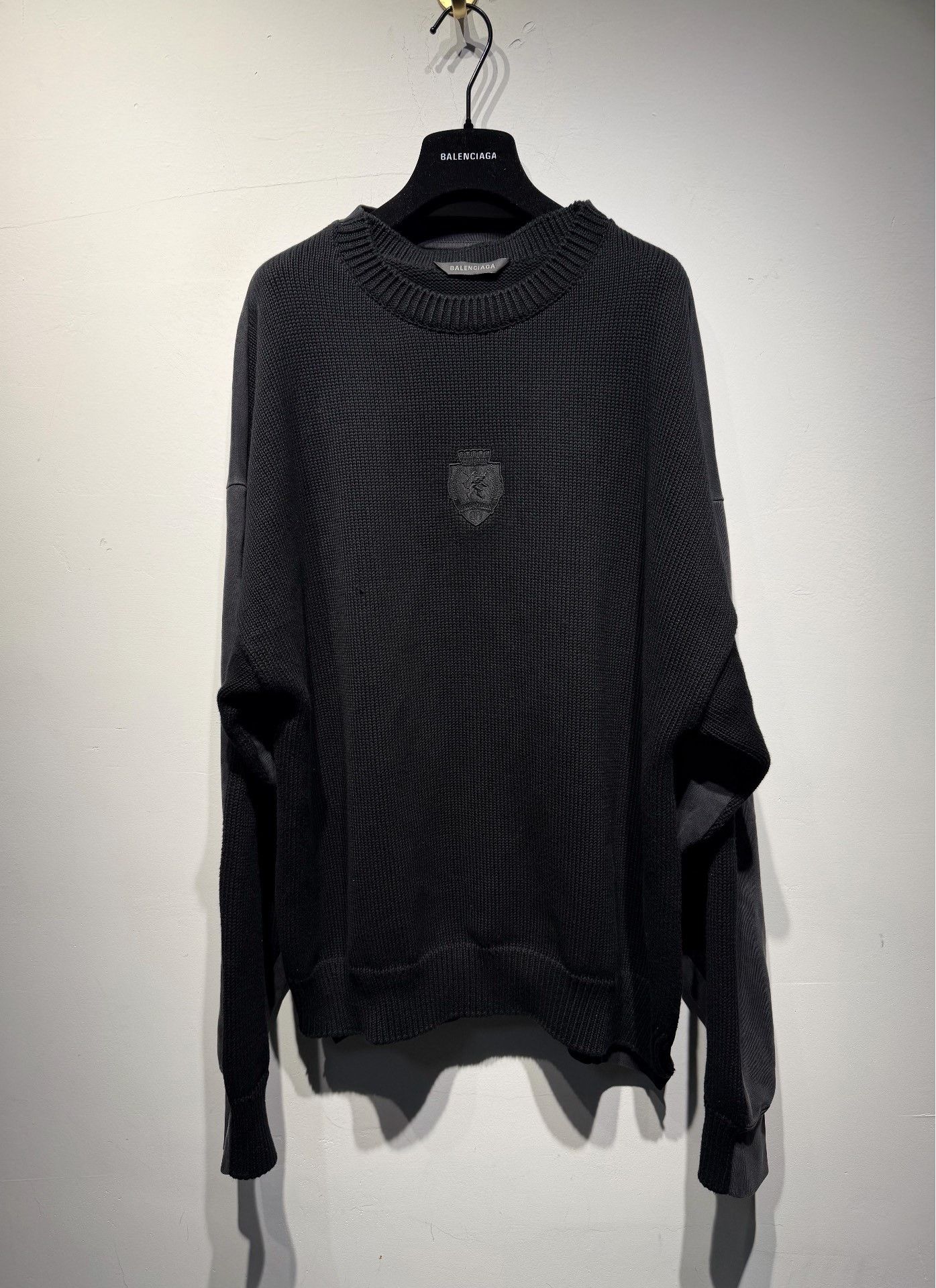 Balenciaga Balenciaga Knit Embroidered Sweater 2 Men Size US XS / EU 42 / 0 - 1 Thumbnail