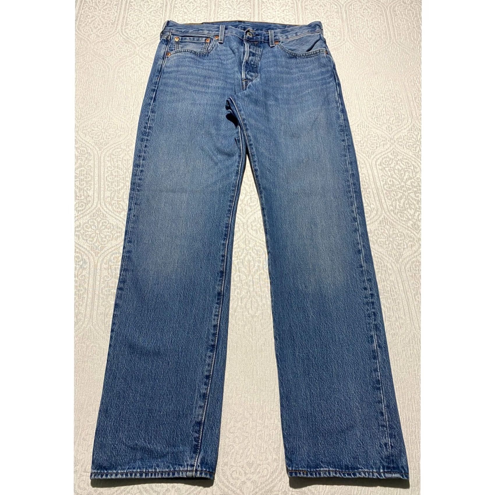 Levi's Levi's 501 Mens Jeans 33x32 Medium Wash Blue Straight Leg Button Fly Original Fit Size US 33 - 2 Thumbnail