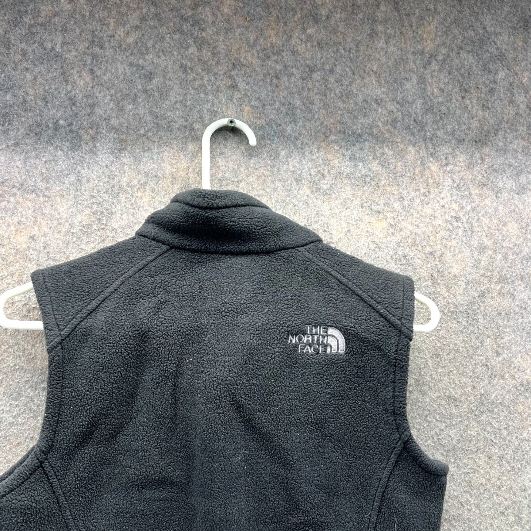 The North Face VINTAGE The North Face Vest Women XS Polartec Black Full Zip Sleeveless Fleece Size XS / US 0-2 / IT 36-38 - 2 Thumbnail