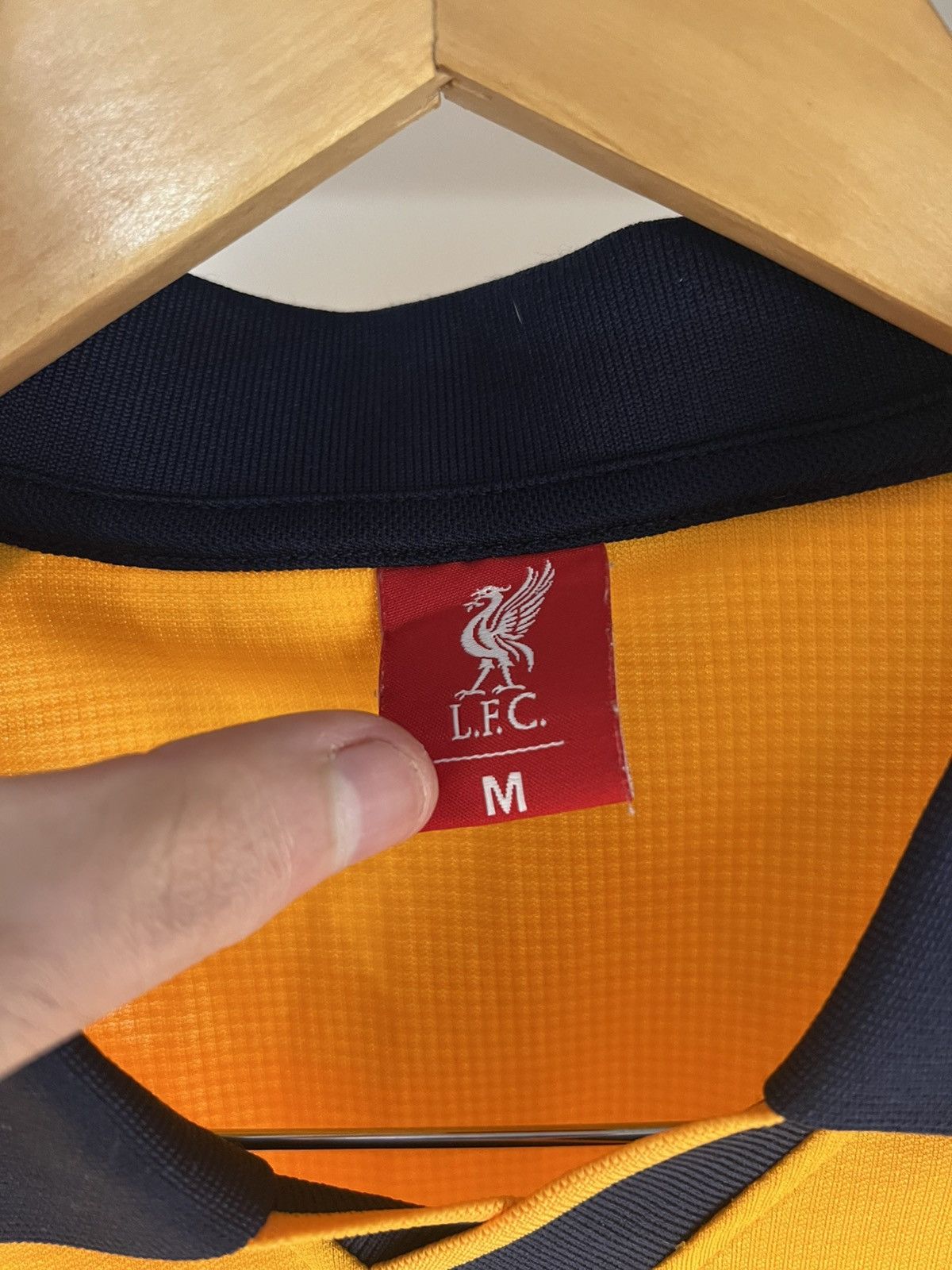 Vintage VERY RARE FC LIVERPOOL ENGLAND RETRO SOCCER JERSEY Y2K 90s Size US M / EU 48-50 / 2 - 19 Thumbnail