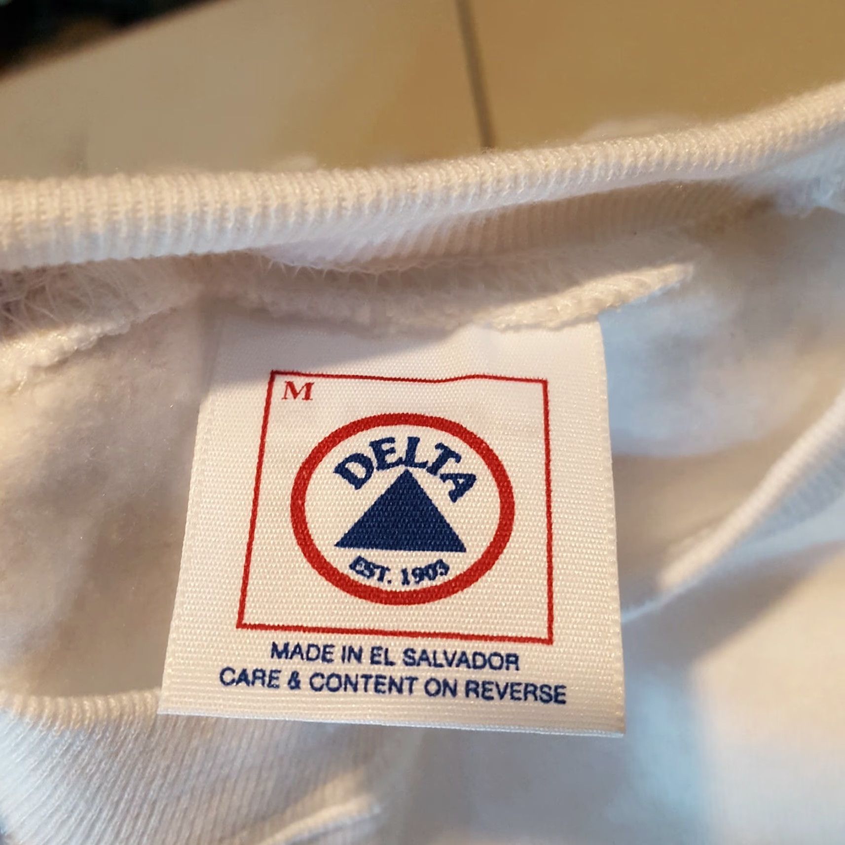 Delta VINTAGE Delta Sweatshirt White Men's M Crewneck Pullover Sweatshirt 90s College University Y2K Graphic Print All Seasons Size US M / EU 48-50 / 2 - 6 Thumbnail