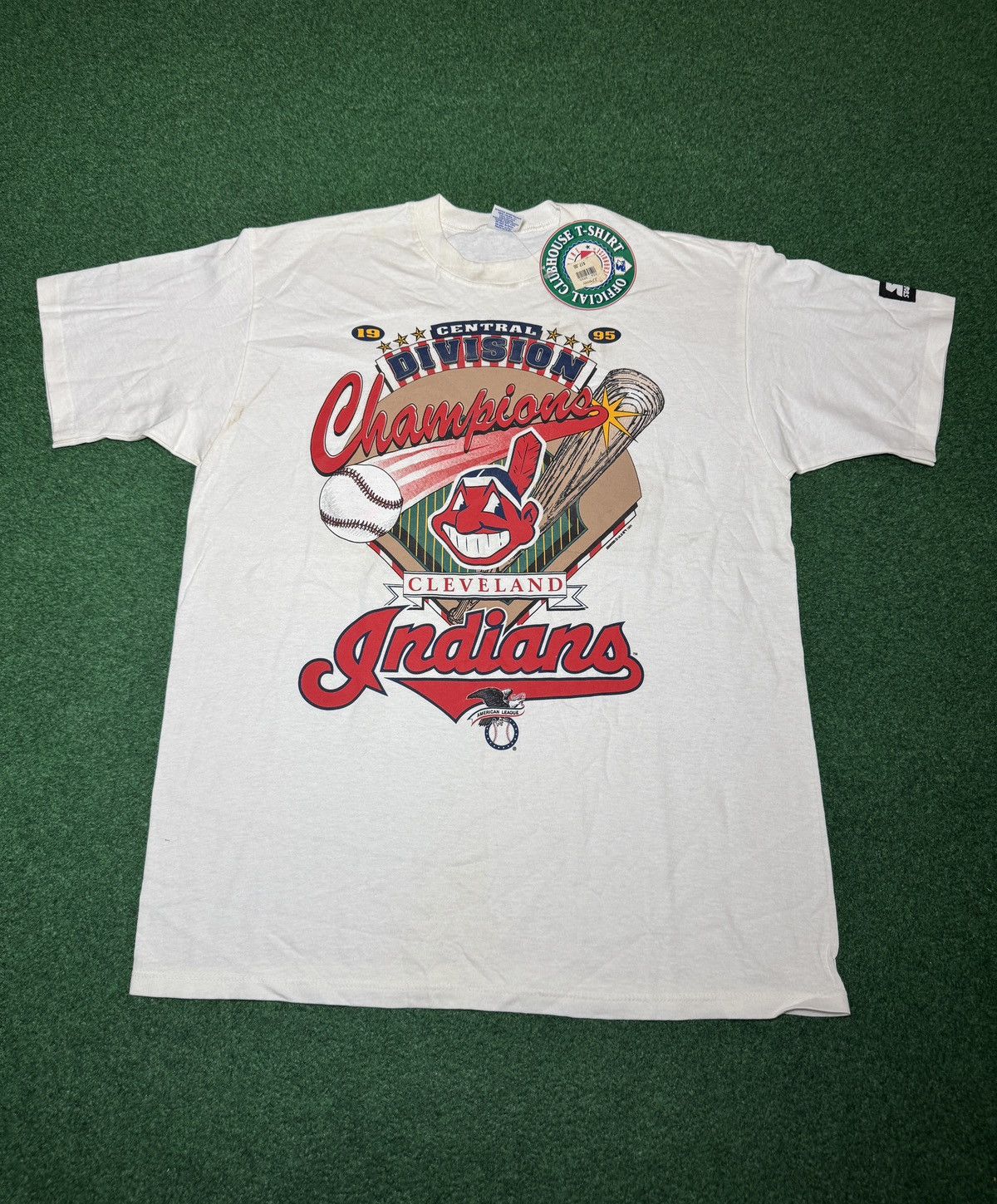 Starter Cleveland Indians Starter NWT 90s MLB L/XL T Shirt 23x31 Size US L / EU 52-54 / 3 - 1 Thumbnail