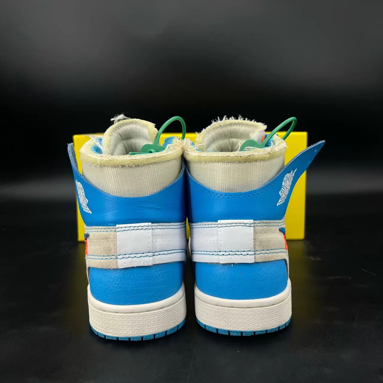 Nike Jordan 1 UNC 40.5 (worn 2-3x, original box) Size US 7.5 / EU 40-41 - 6 Thumbnail