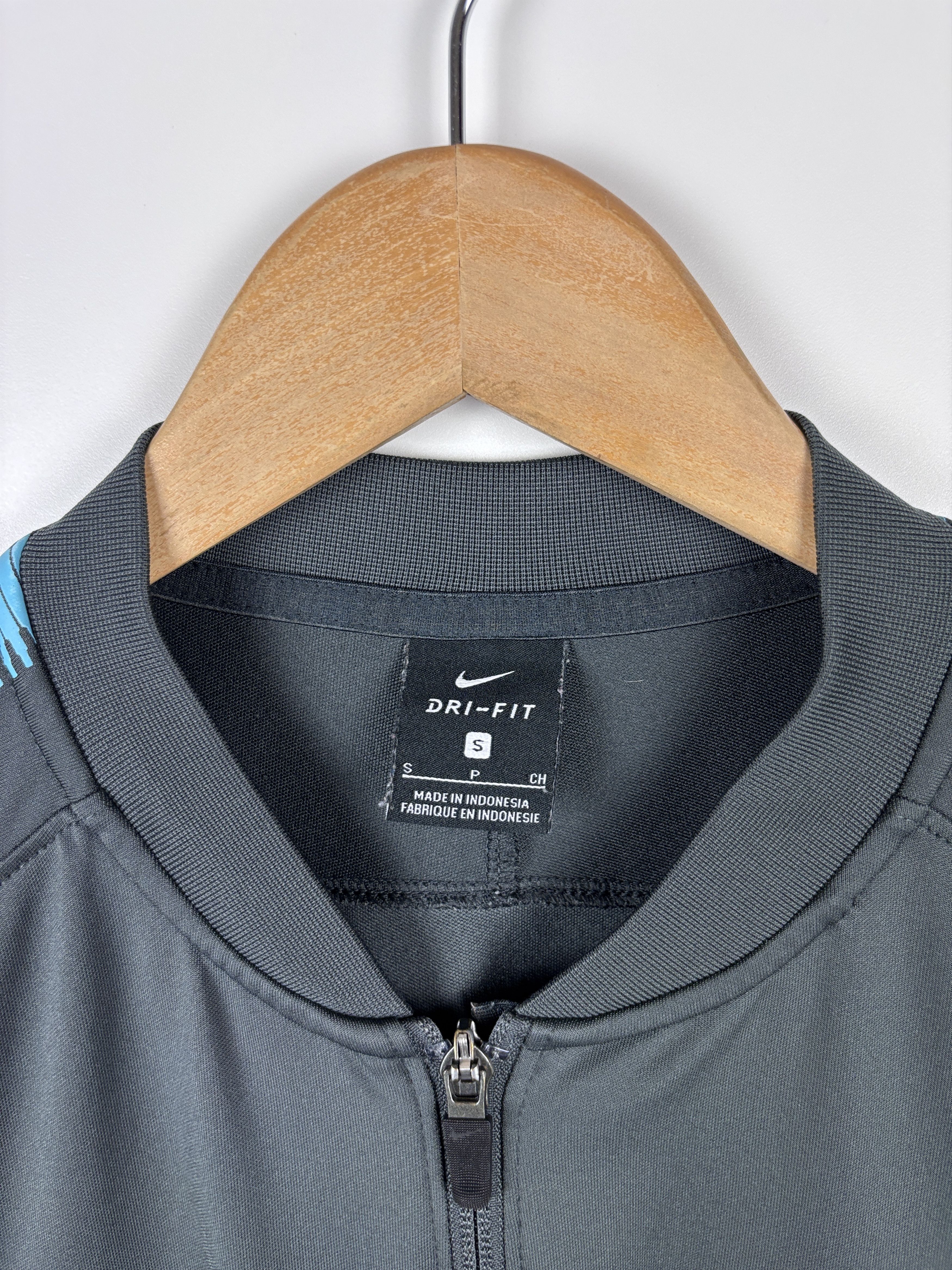 Chelsea Soccer × Nike Mens Nike Chelsea Training Full Zip Jacket Black Size S Size US S / EU 44-46 / 1 - 4 Thumbnail