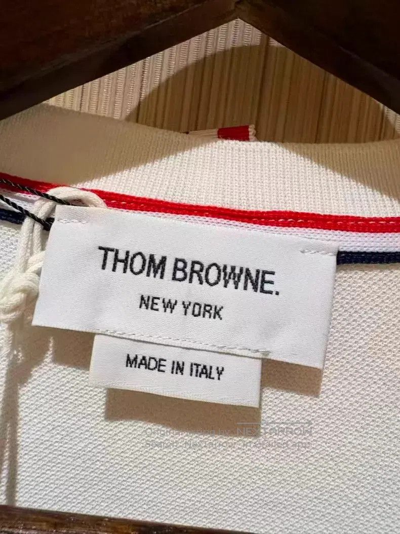Thom Browne Thom Browne White short-sleeve T-shirt with four stripes Size US L / EU 52-54 / 3 - 8 Thumbnail