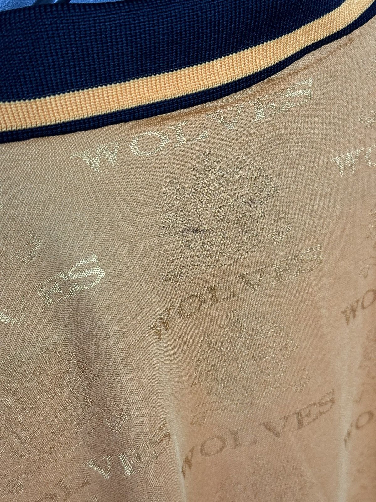 Nutmeg Wolverhampton Wanderers 95/96 Home Football Jersey Size US M / EU 48-50 / 2 - 18 Thumbnail