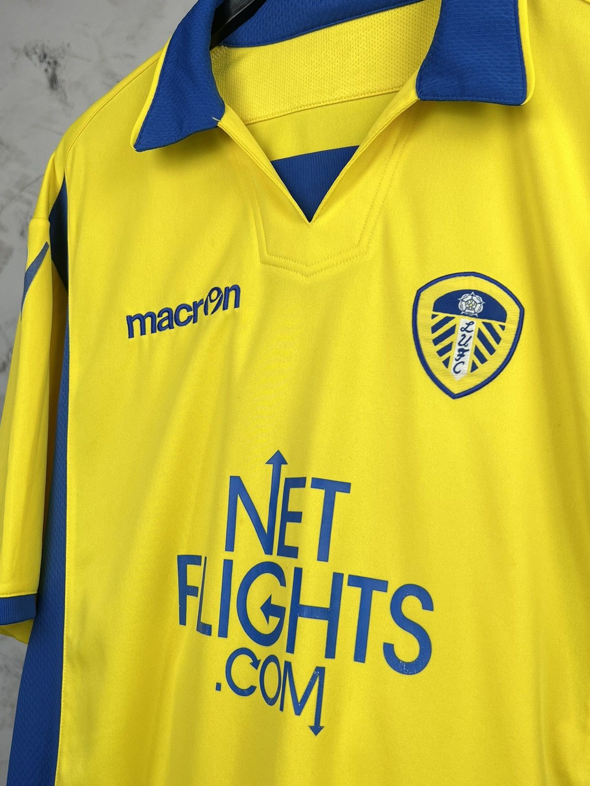 Macron Marcon Leeds United Yellow Jersey Size L - XL Size US XL / EU 56 / 4 - 3 Thumbnail