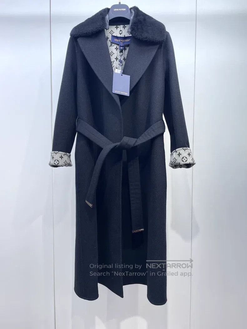 Louis Vuitton Louis Vuitton 24 style black fur collar lace-up coat Size XXS / US 00 / IT 34 - 1 Thumbnail