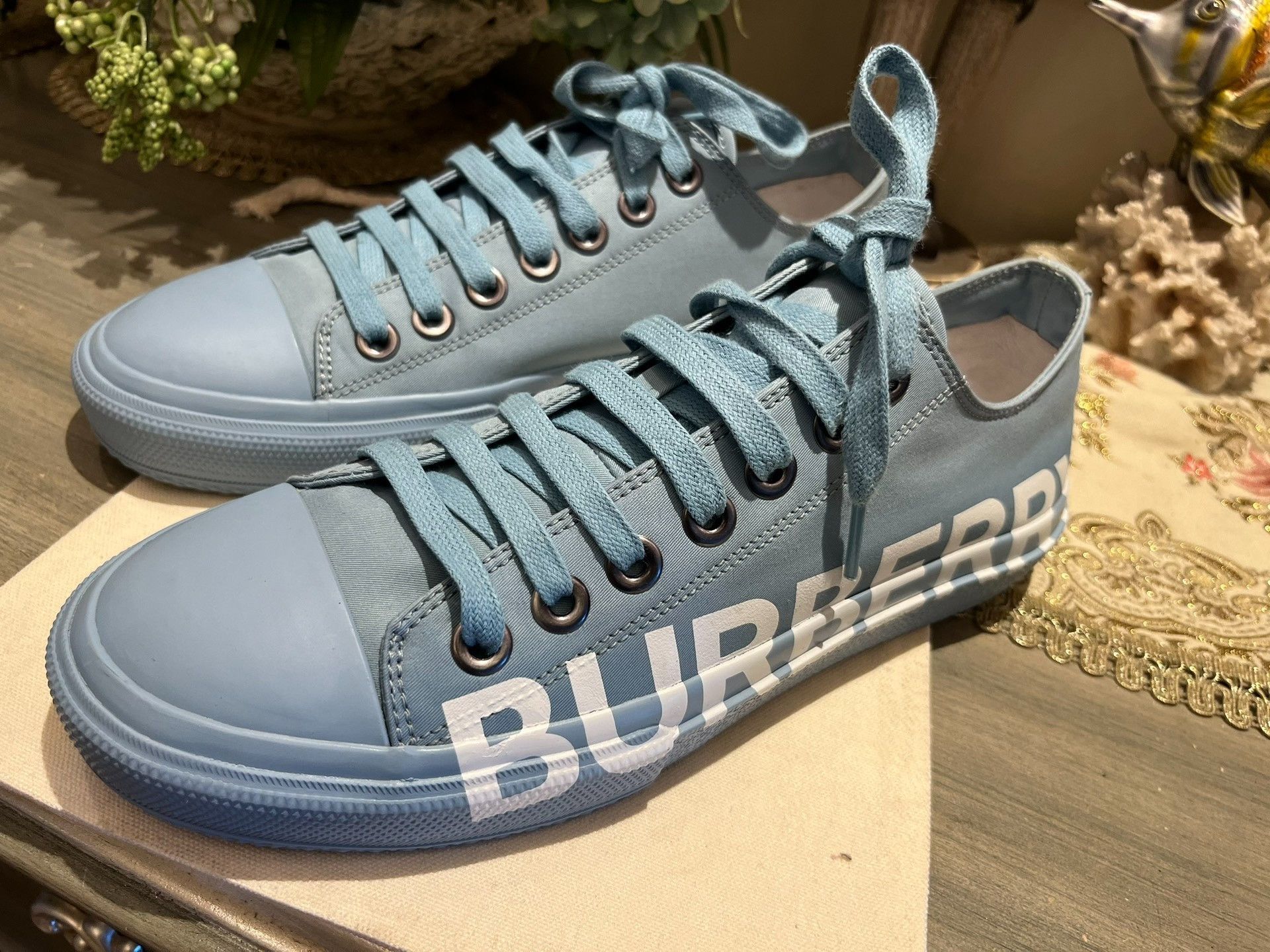 Burberry Burberry Light Blue Low-Top Leather Sneakers Size US 7 / EU 40 - 8 Thumbnail