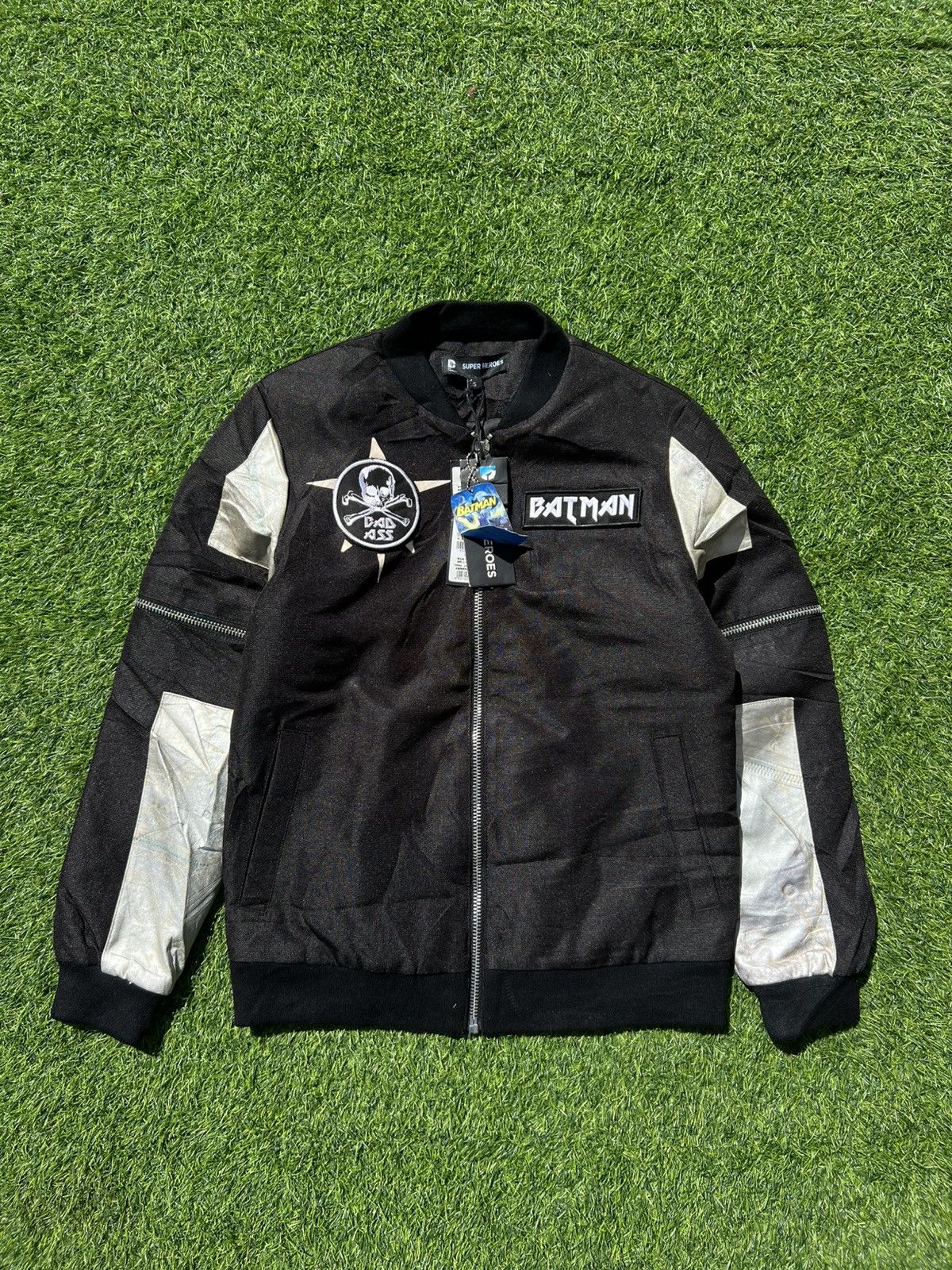 DC Comics Rare Batman "The Dark Knight" Archival-Style Tactical Bomber Size US S / EU 44-46 / 1 - 1 Thumbnail