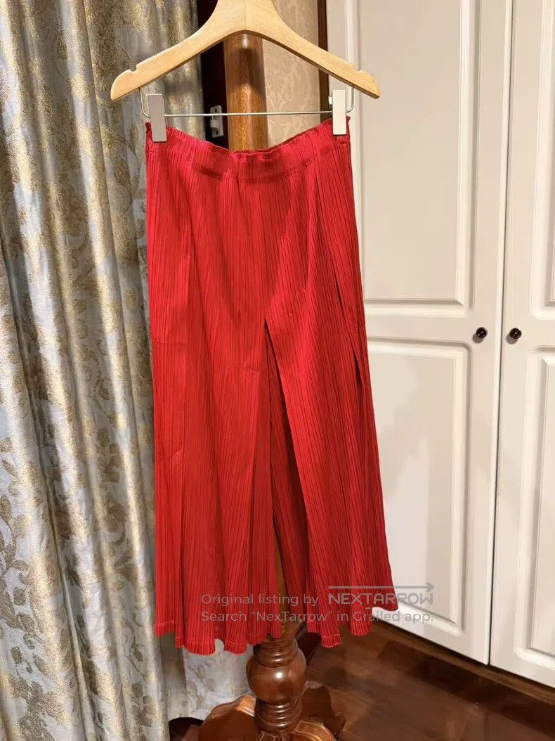 Issey Miyake Issey Miyake Red Pants Size 25" / US 0 / IT 36 - 1 Thumbnail