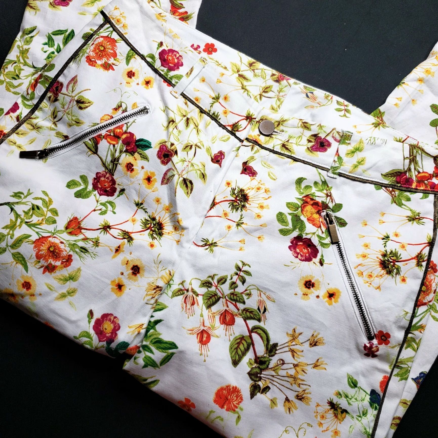 Disney Disney's Alice Through the Looking Glass White Floral Denim Capri Pants Size 6 Size 28" / US 6 / IT 42 - 8 Thumbnail