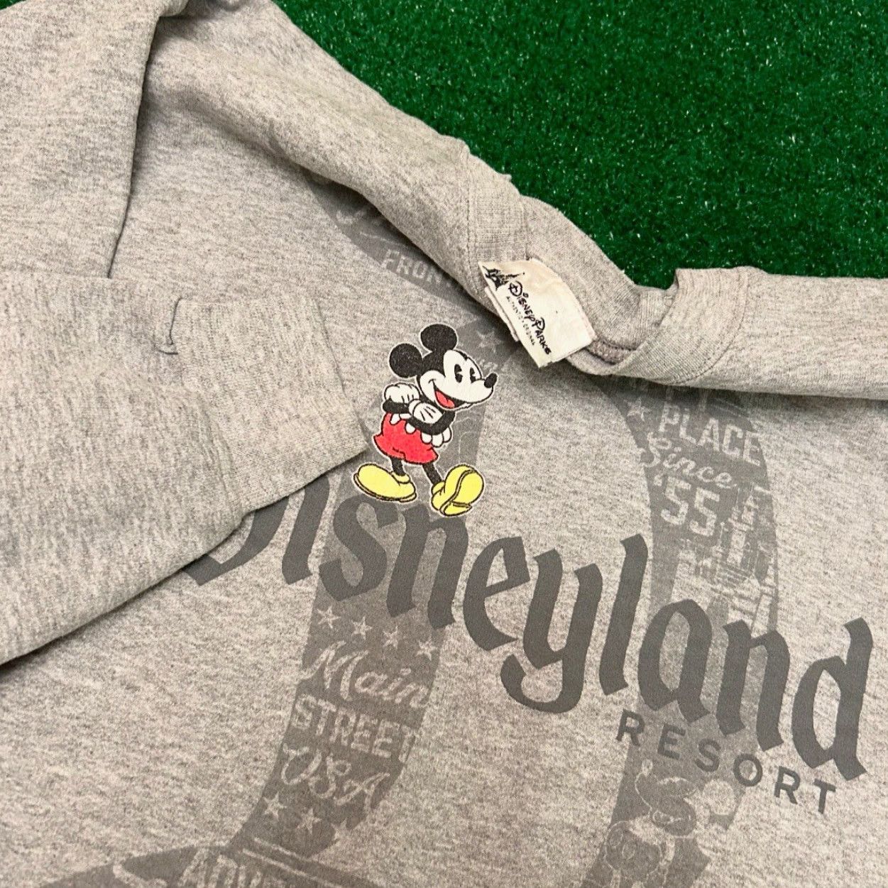 Disney VINTAGE 90s Mickey Mouse Disneyland Disney VTG Crewneck Sweater Mens Size Small Size US S / EU 44-46 / 1 - 2 Thumbnail