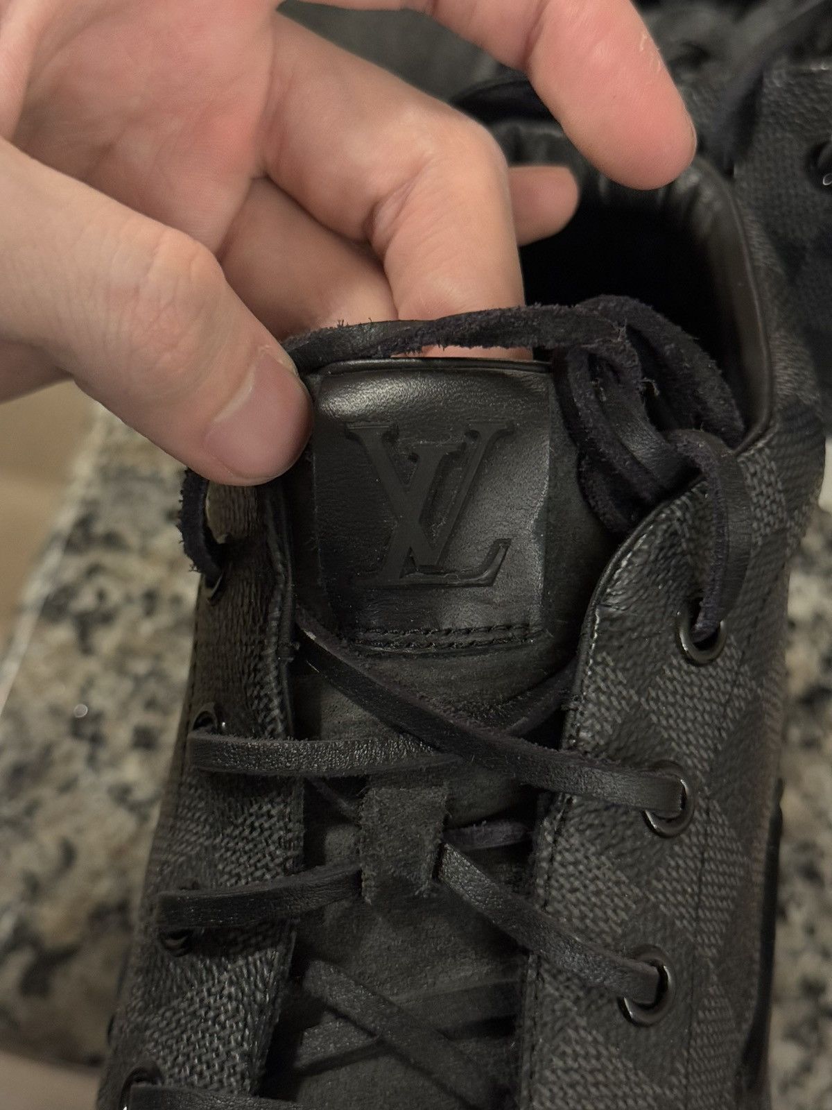 Louis Vuitton 8LV/9US Louis Vuitton Damier Black Mid Top Sneakers Size US 9 / EU 42 - 11 Thumbnail
