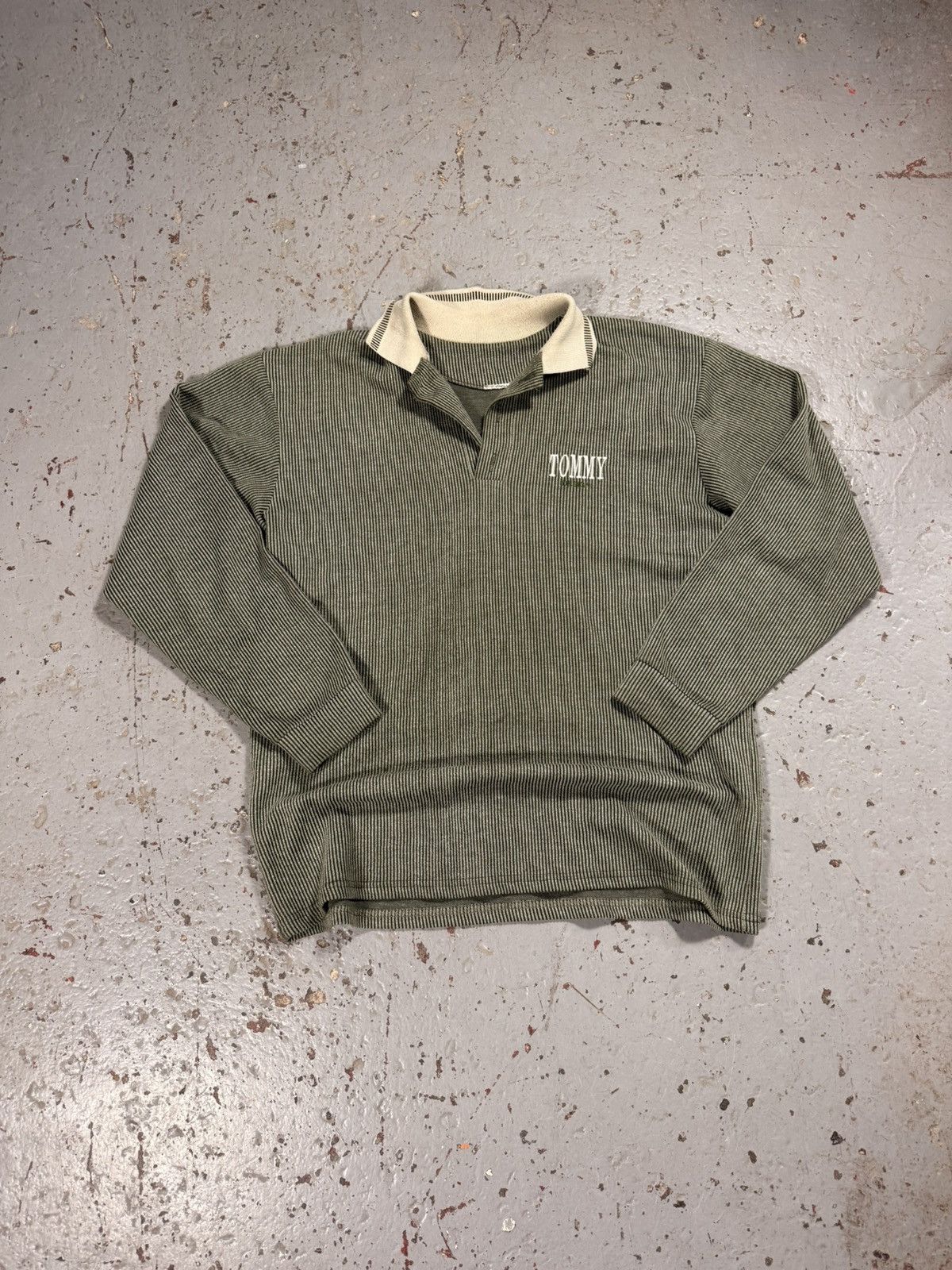 Tommy Hilfiger Vintage Tommy Hilfiger Corduroy Style Long sleeve Sweatshirt Size US XL / EU 56 / 4 - 1 Thumbnail